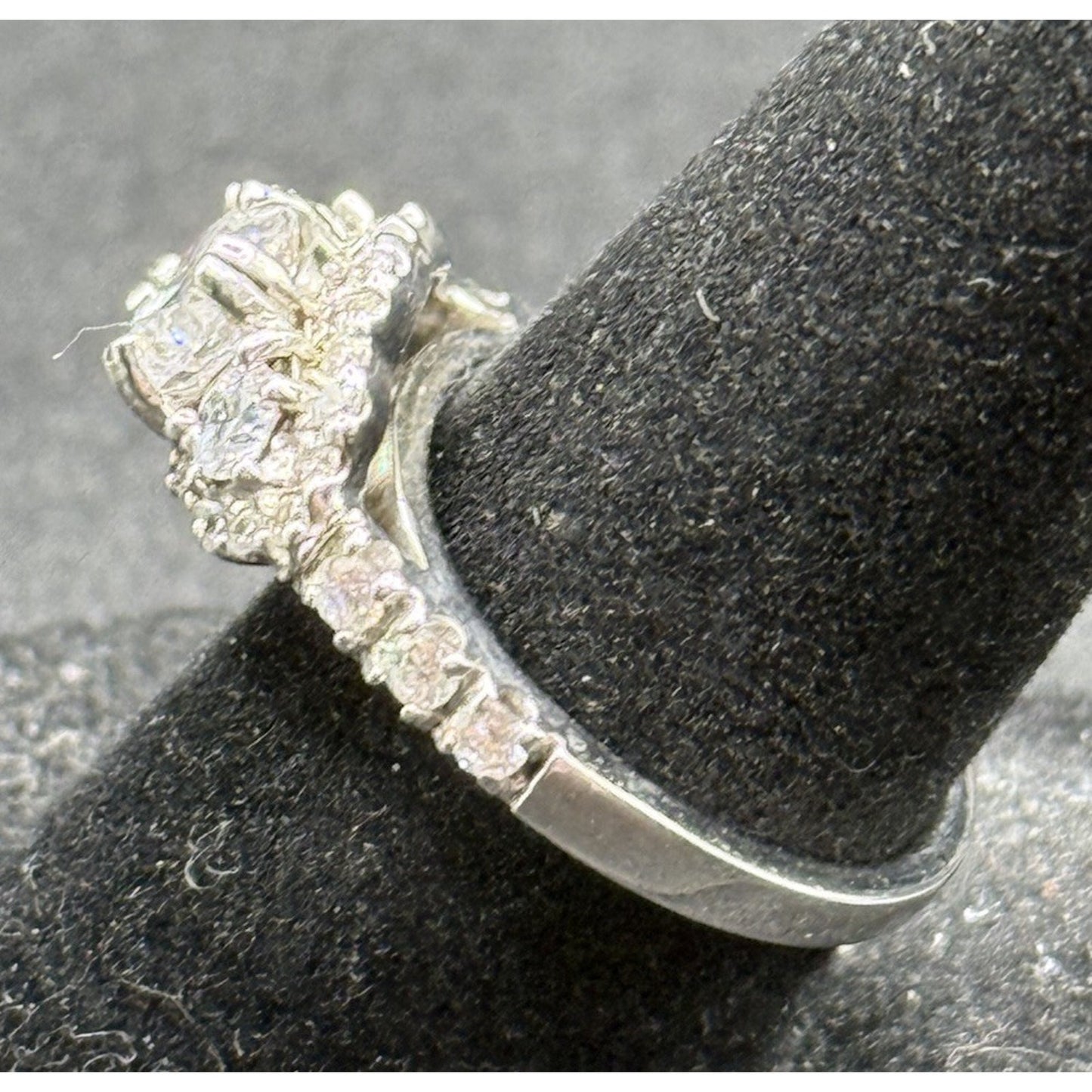 EUC Sterling Silver Cubic Zirconia 3-Stone Halo Ring Size 6.25 Q23
