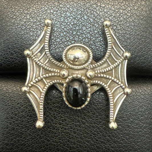 EUC Sterling Silver Onyx Spider Web Ring 8g Size 7 U5