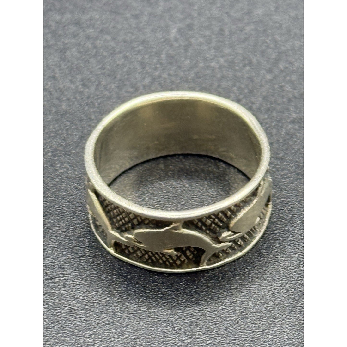 Vintage Sterling Silver Dolphin Band Ring Size 7.50 Q16