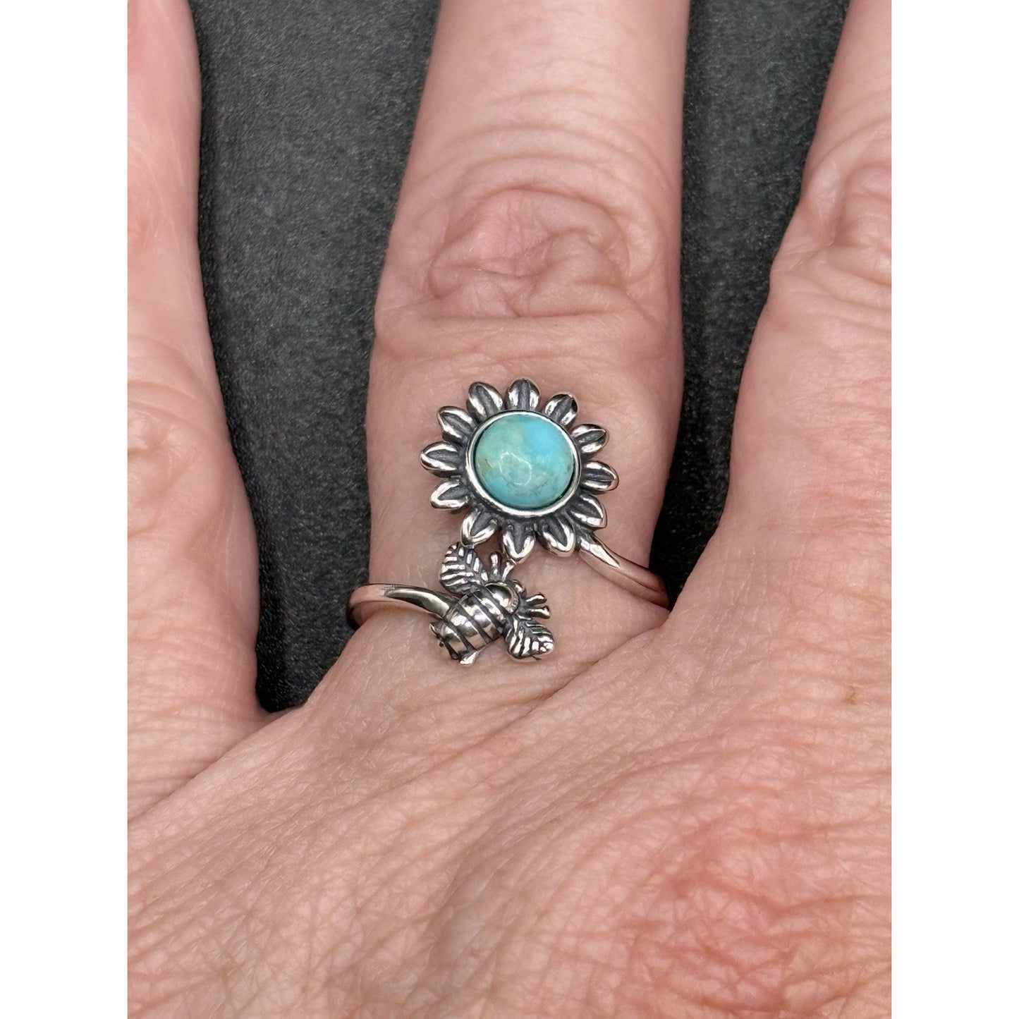 New Condition Sterling Silver Turquoise Flower Bee Ring Size 7.00 Adjustable