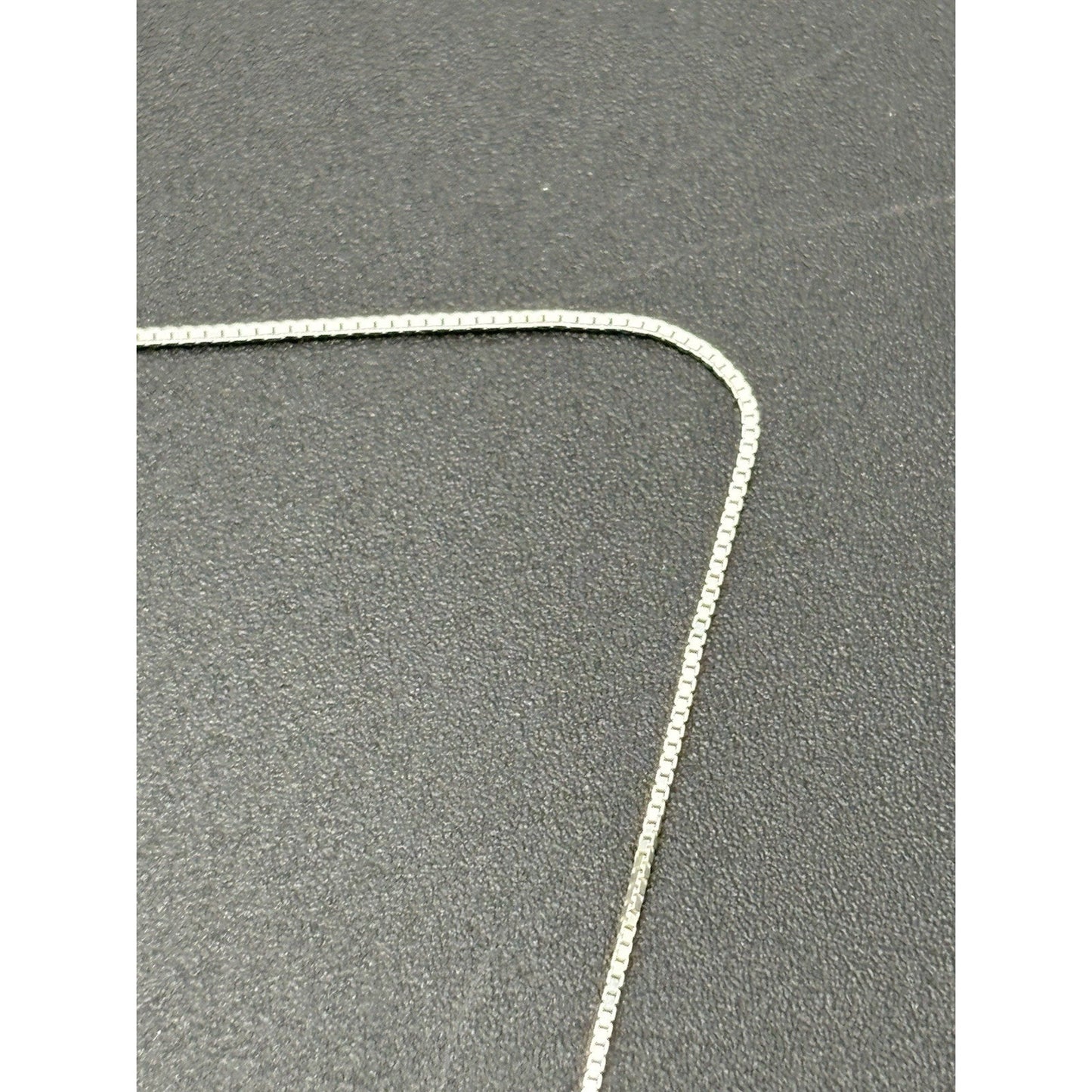 18" New Condition Sterling Silver Paw Print Moon Pendant Necklace 925