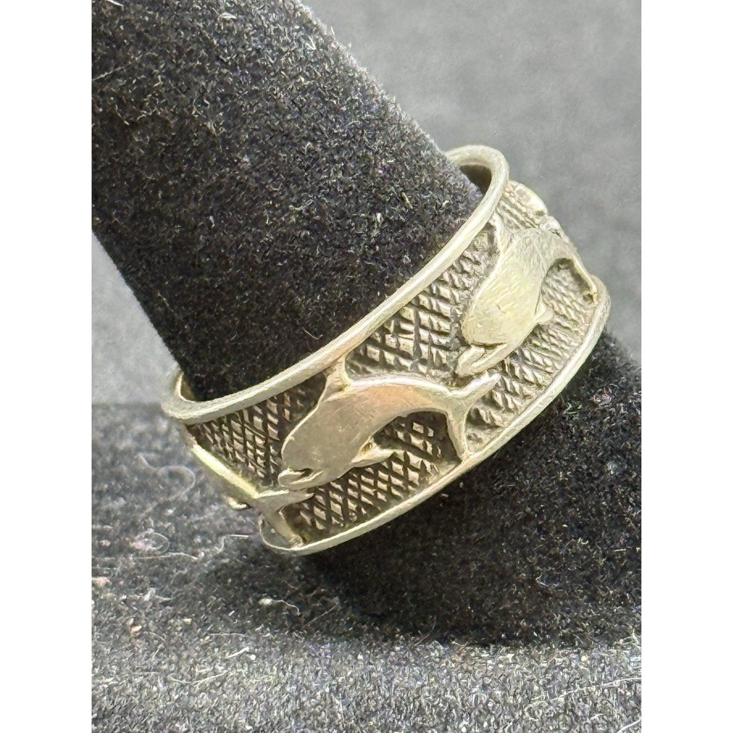 Vintage Sterling Silver Dolphin Band Ring Size 7.50 Q16
