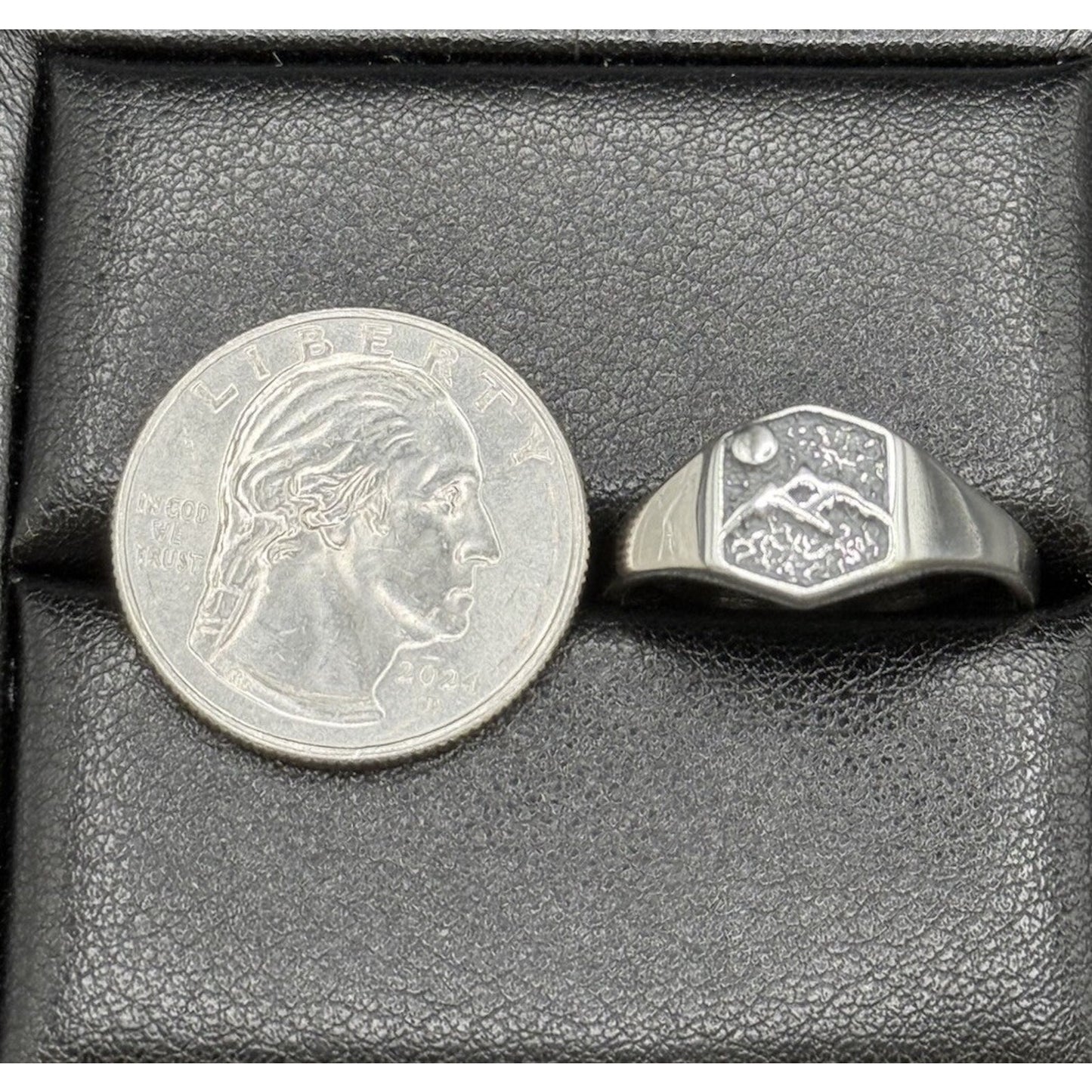 New Condition Sterling Silver Mountains Moon Ring Size 9.75