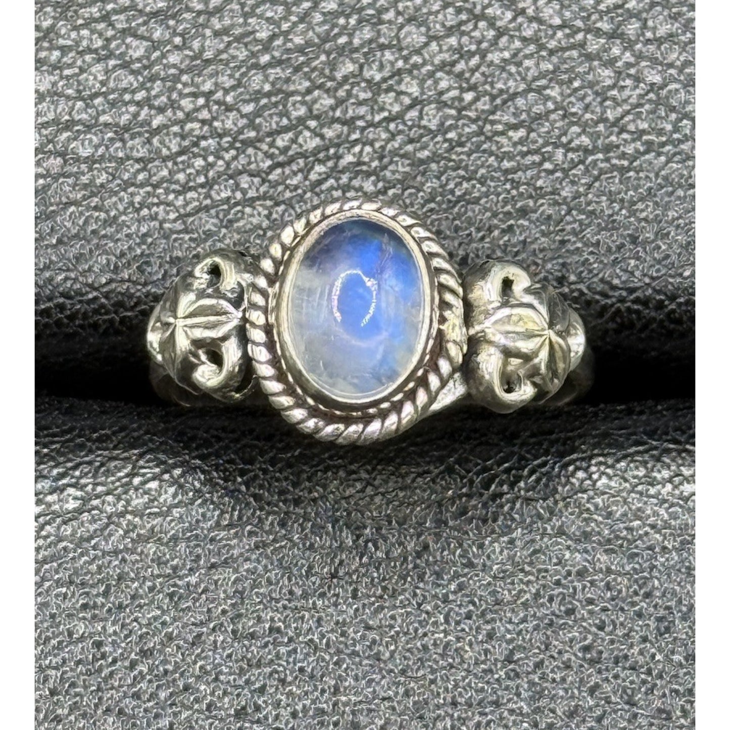 New Condition Sterling Silver Genuine Moonstone Ring Size 7.00 925