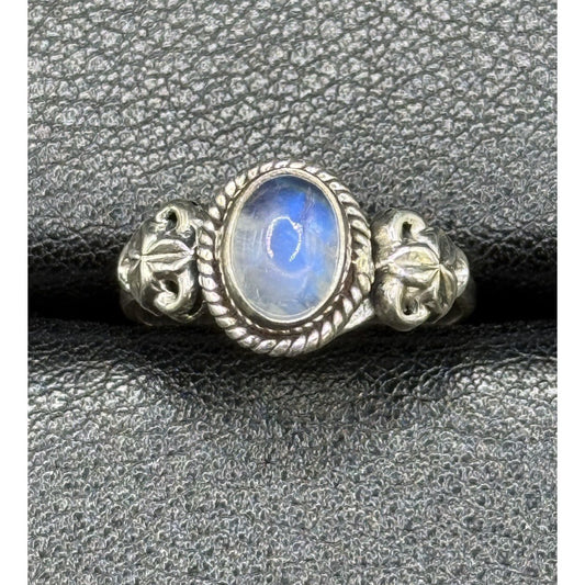New Condition Sterling Silver Genuine Moonstone Ring Size 7.00 925