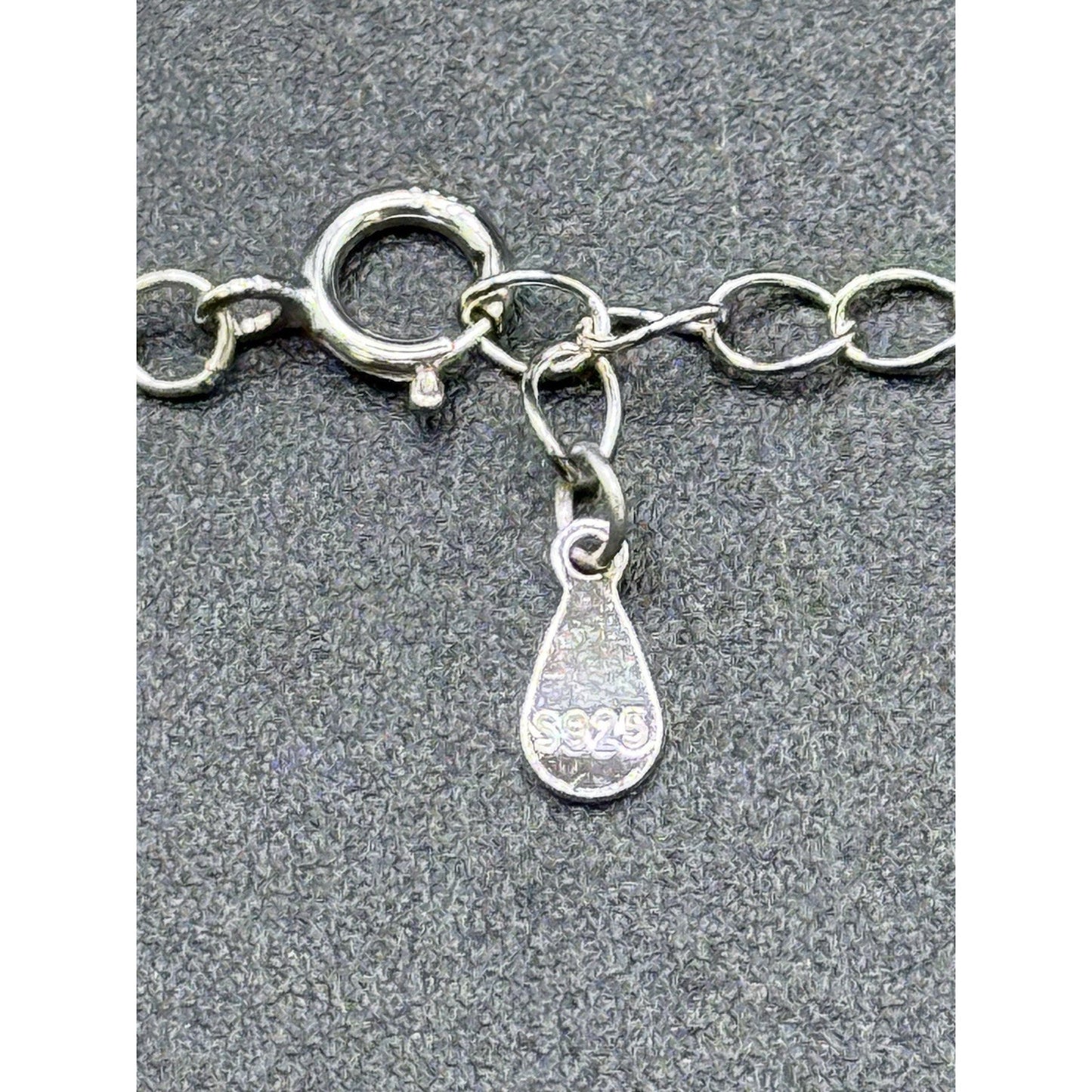 New Condition 18” Sterling Silver Moissanite Clover Pendant Necklace GRA