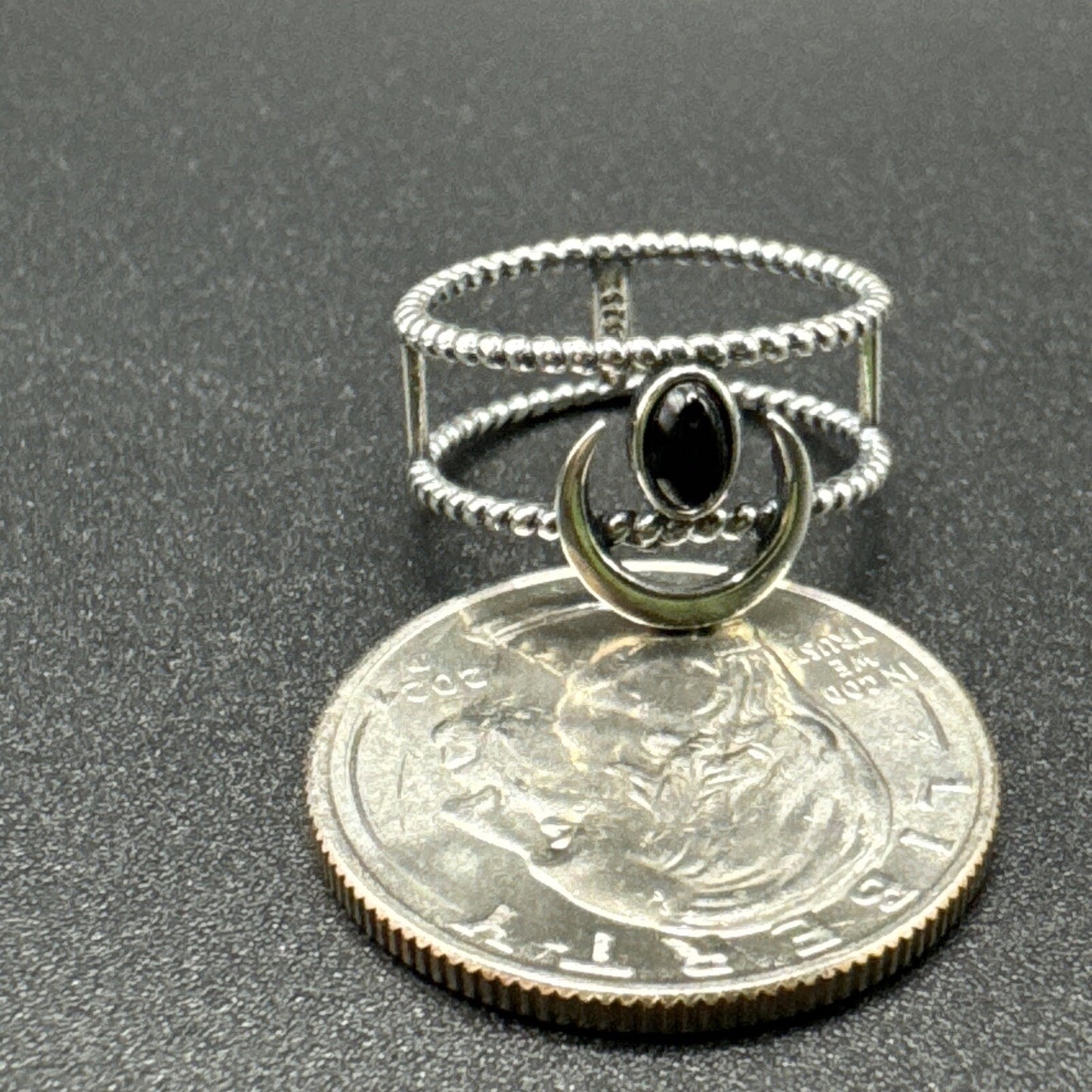 New Condition Onyx Sterling Silver Crescent Moon Ring 925 Size 7