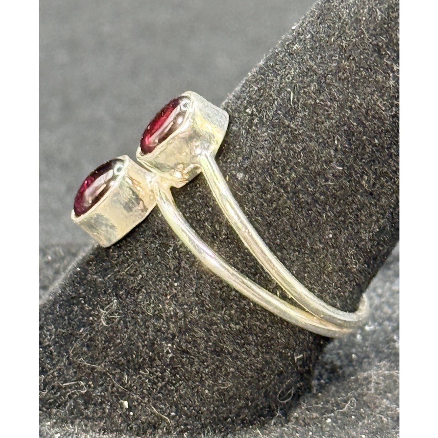 EUC Sterling Silver Double Rhodolite Garnet Ring Size 6.50 Q23