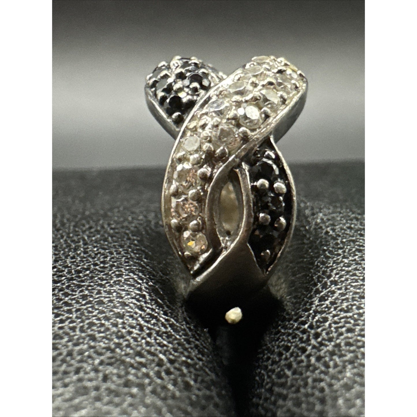 Sterling Silver Black White CZ Wavelength Ring 925 Size 4.5 R07