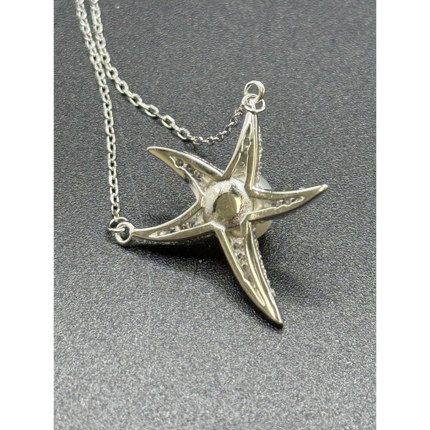 New Condition 18” Sterling Silver Genuine Pearl Cubic Zirconia Starfish Necklace