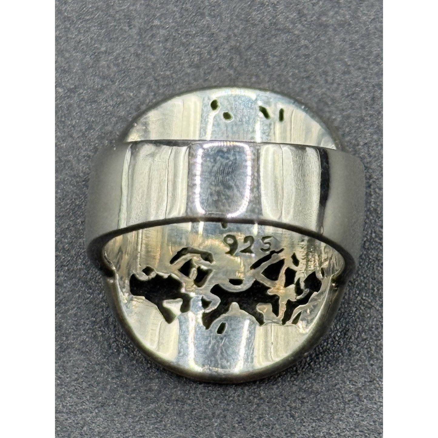 New Condition Sterling Silver Horses Galloping Signet Ring Size 7.00