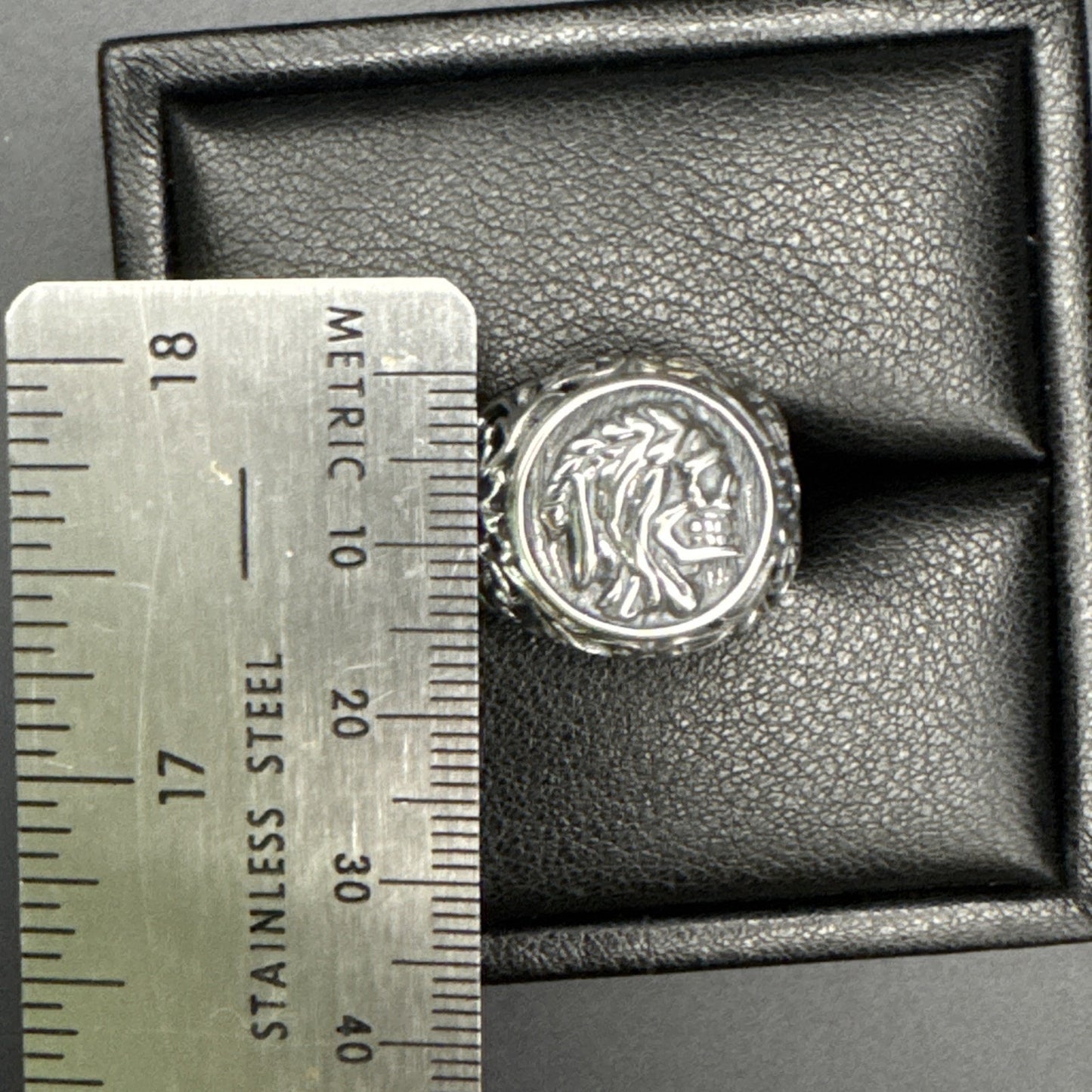 New Condition Sterling Silver Chieftain Skull Signet Ring Size 7