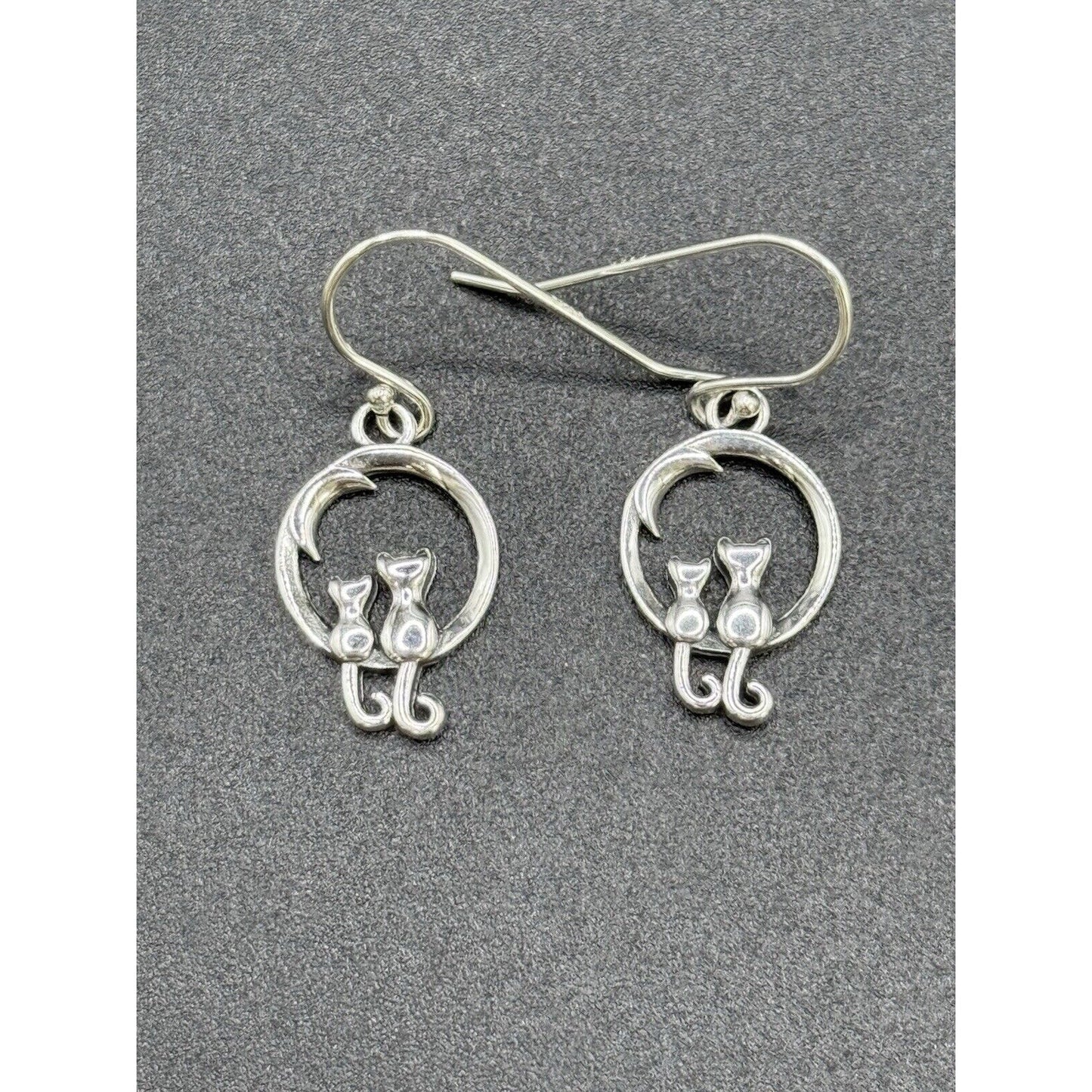 New Condition Sterling Silver Two Cats Dangle Earrings 925