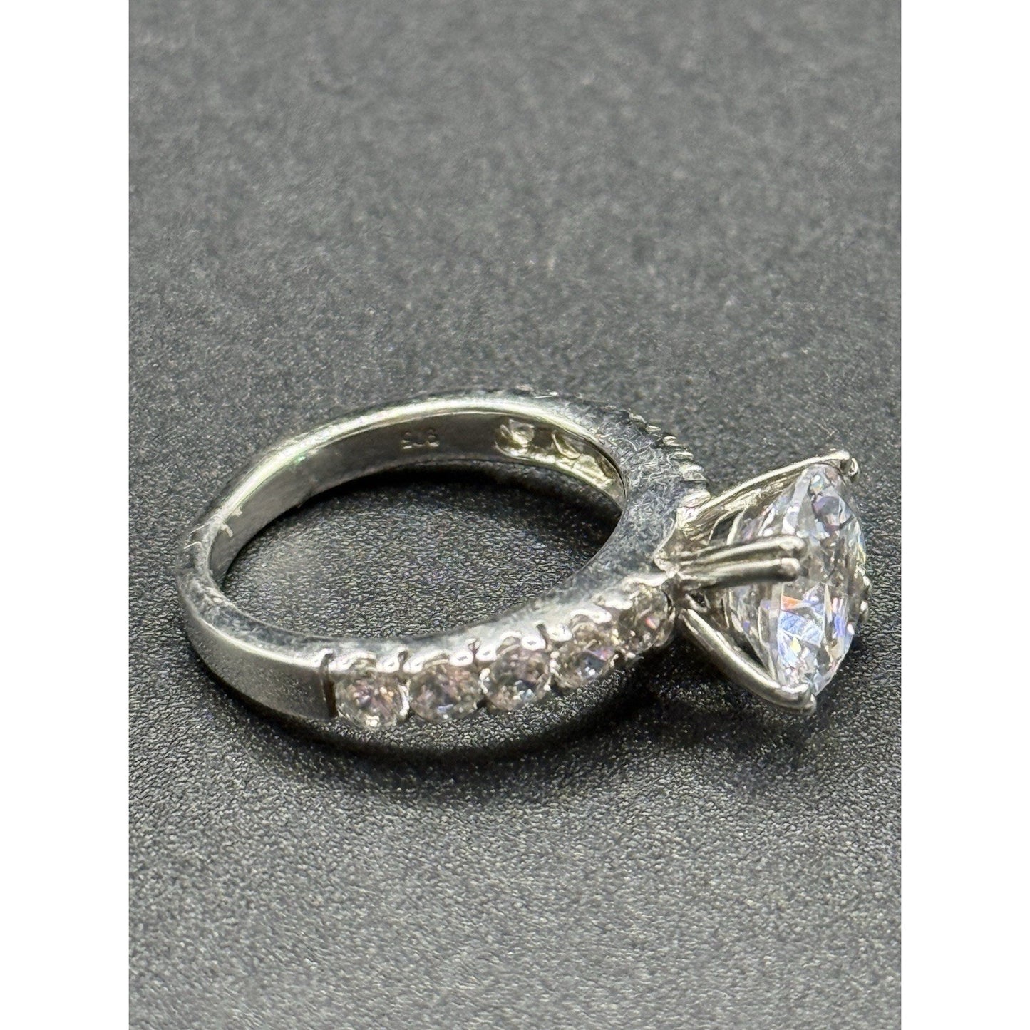 EUC Sterling Silver Cubic Zirconia 3 carat Engagement Ring Size 6.25 Q23