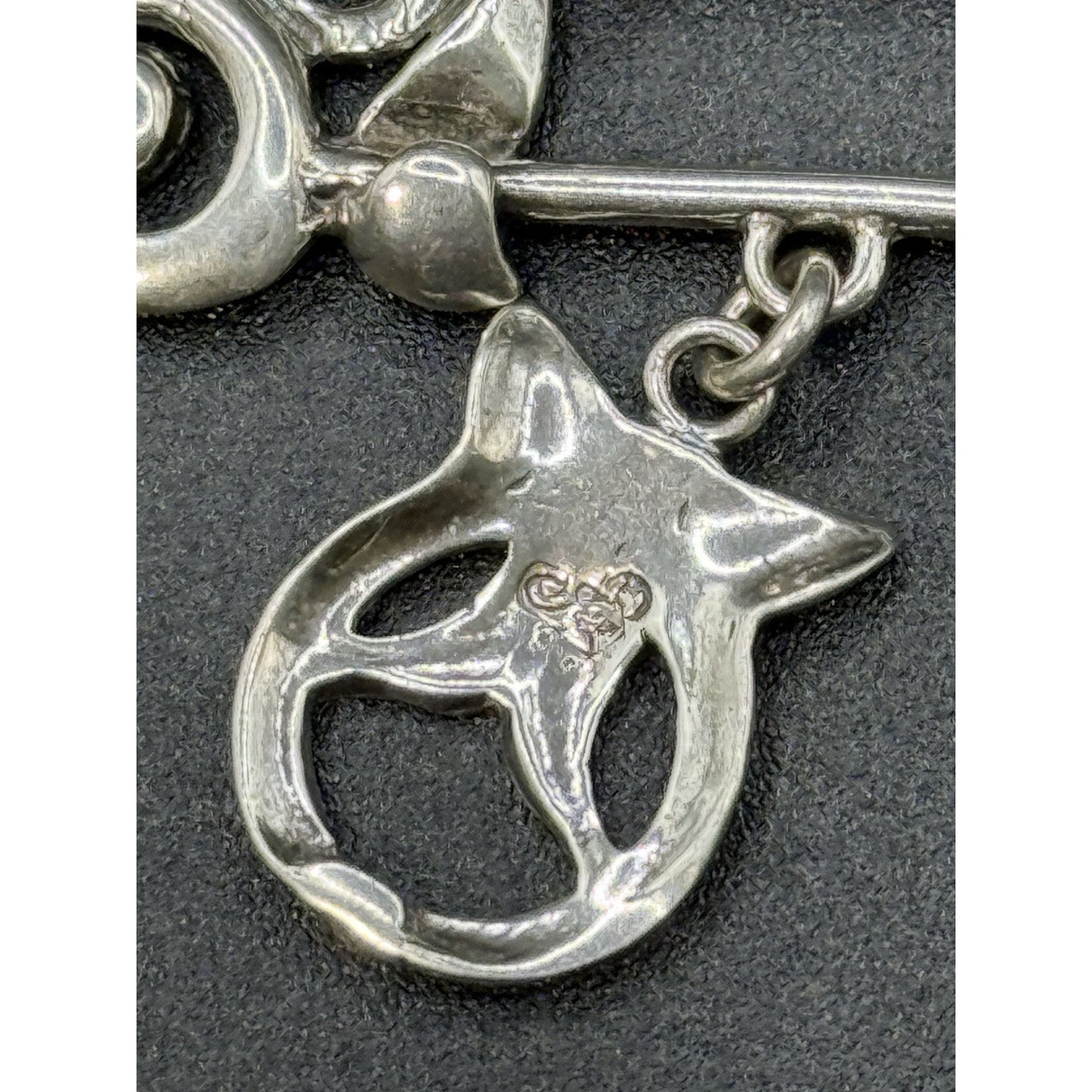Vintage Sterling Silver Christmas Theme Brooch Pin 10 Grams P5