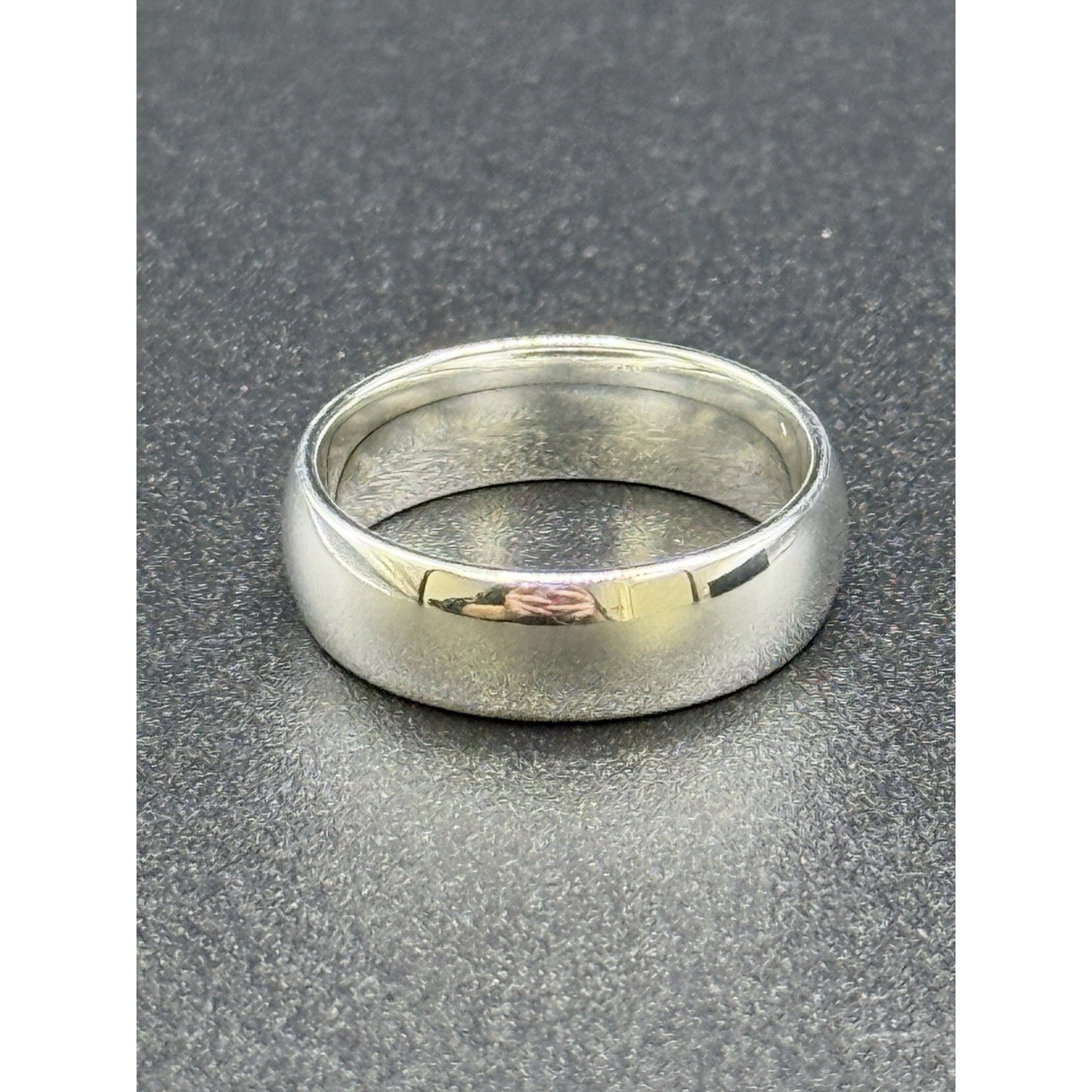 New Condition Sterling Silver 6MM Wedding Band Size 7.00