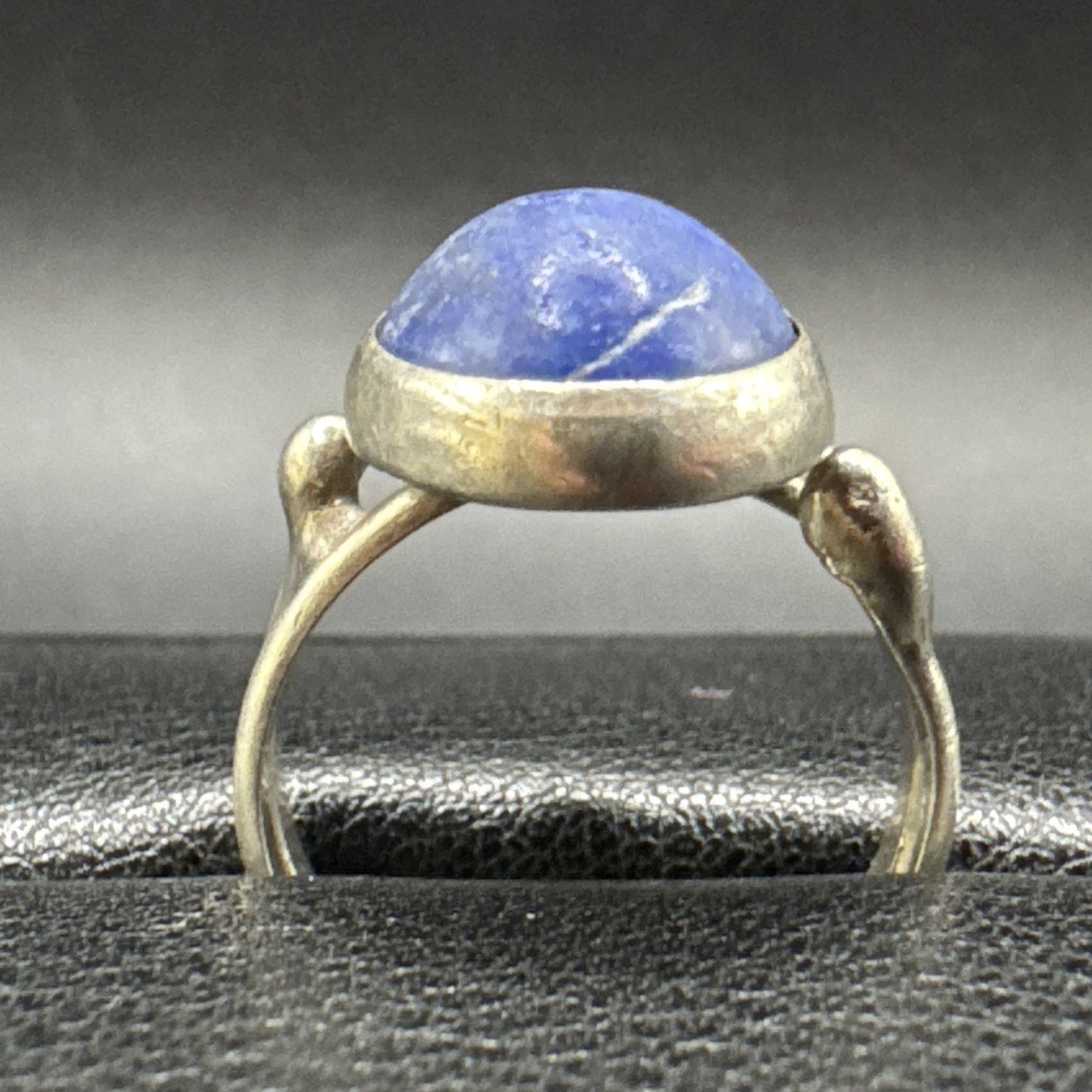 Sterling Silver Lapis Cabachon Ring 925 Size 7 Q23