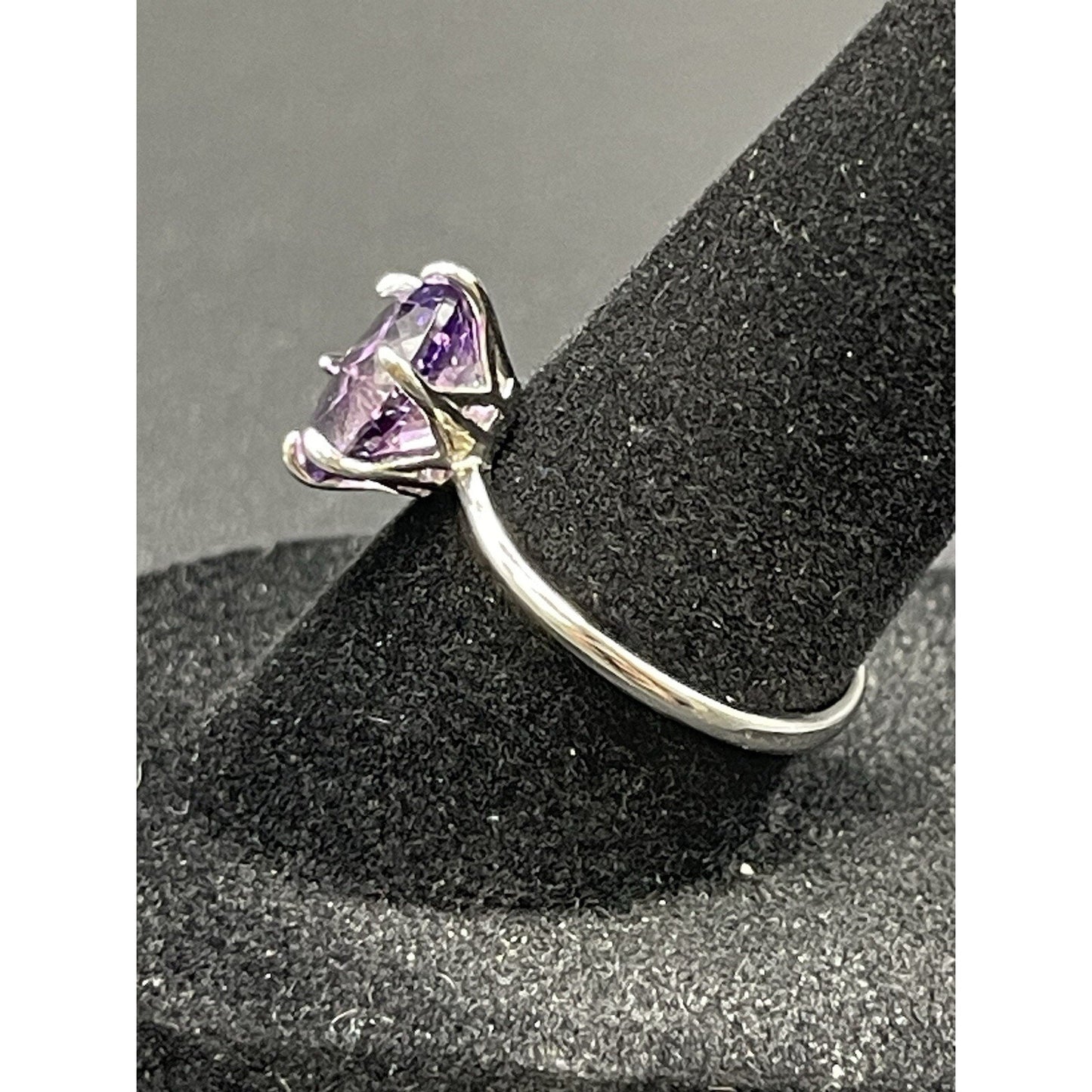 New Condition Sterling Silver Amethyst Solitaire 10x8MM Ring Size 6.00