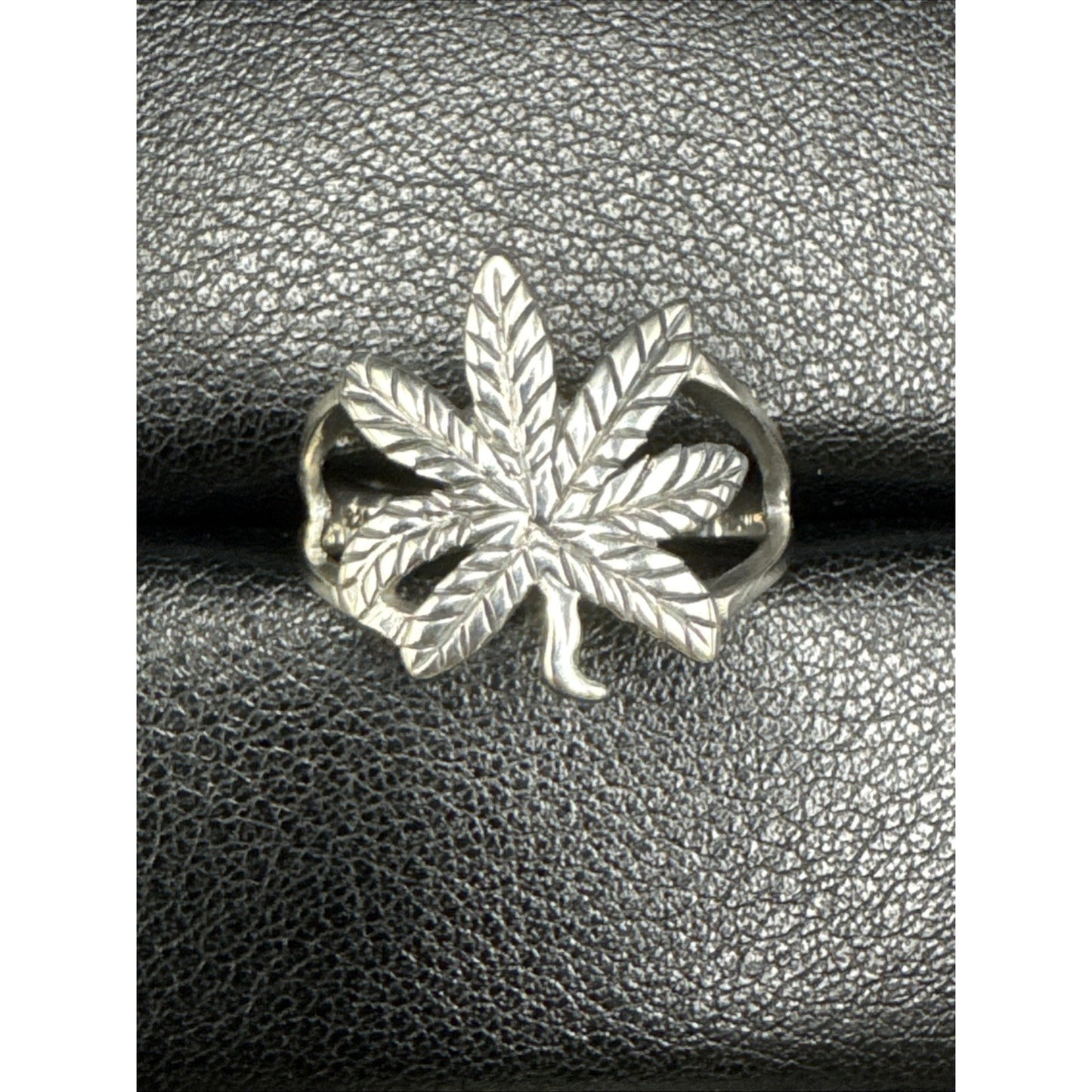New Condition Sterling Silver Marijuana Leaf Ring 925 Size 10