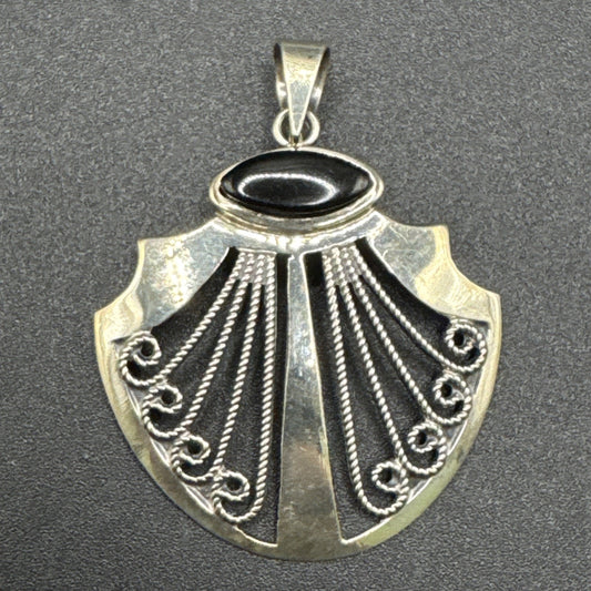 Sterling Silver 1.5” Onyx Art Deco Design Pendant 925 Q28