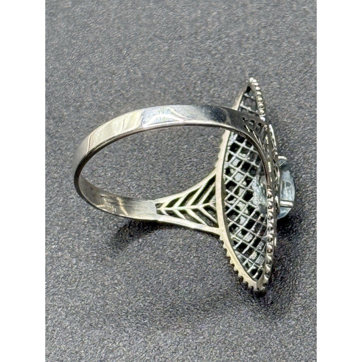 New Condition Sterling Silver Genuine Topaz Oblong Ring Size 7.00