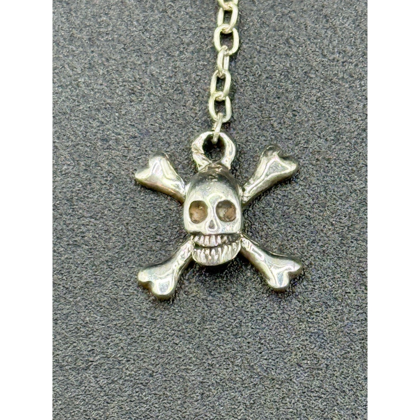 New Condition Sterling Silver Dangle Skull Jolly Roger Earrings 925