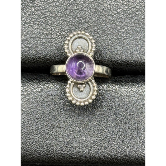 EUC Genuine Amethyst Ring Size 7.00 925 Q21