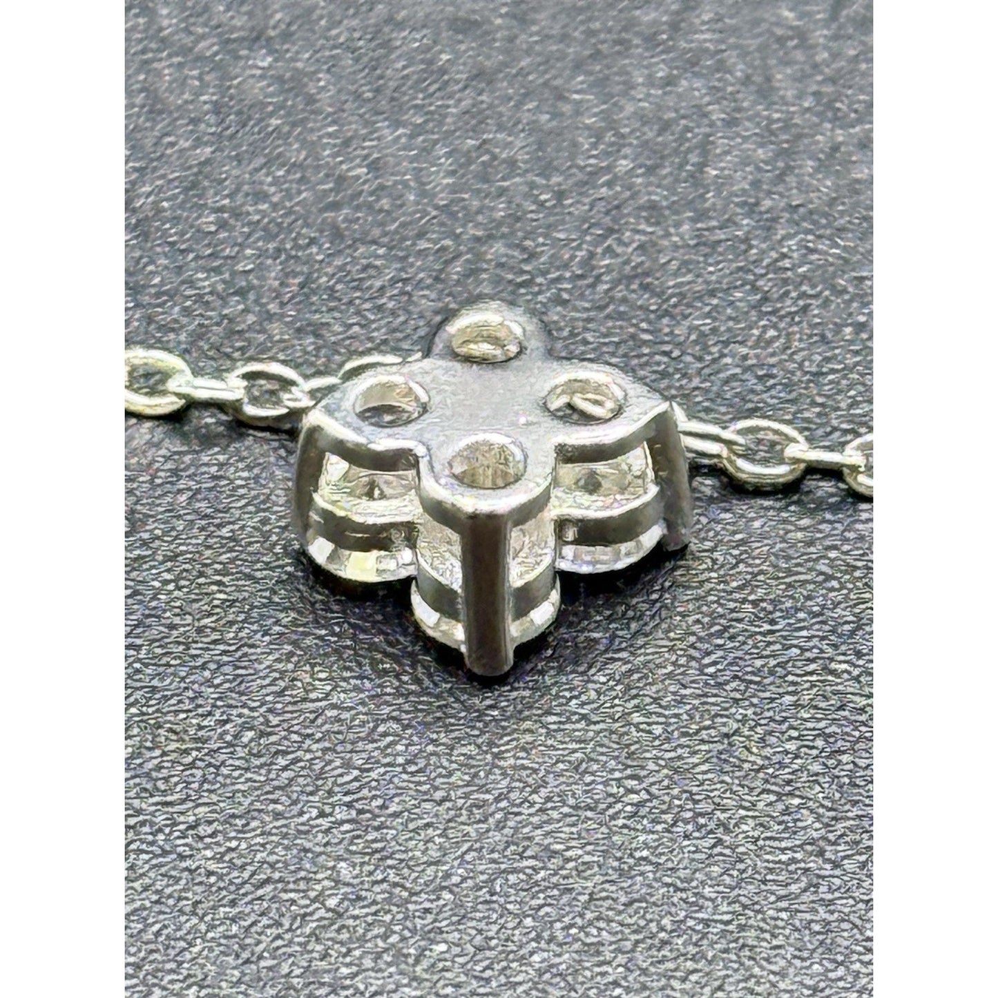 New Condition 18” Sterling Silver Moissanite Clover Pendant Necklace GRA