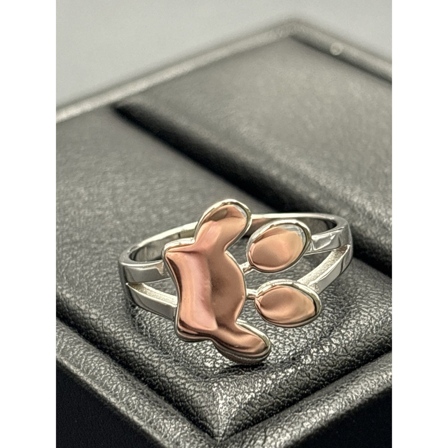 New Condition Sterling Silver Paw Print Ring Size 9 Adjustable