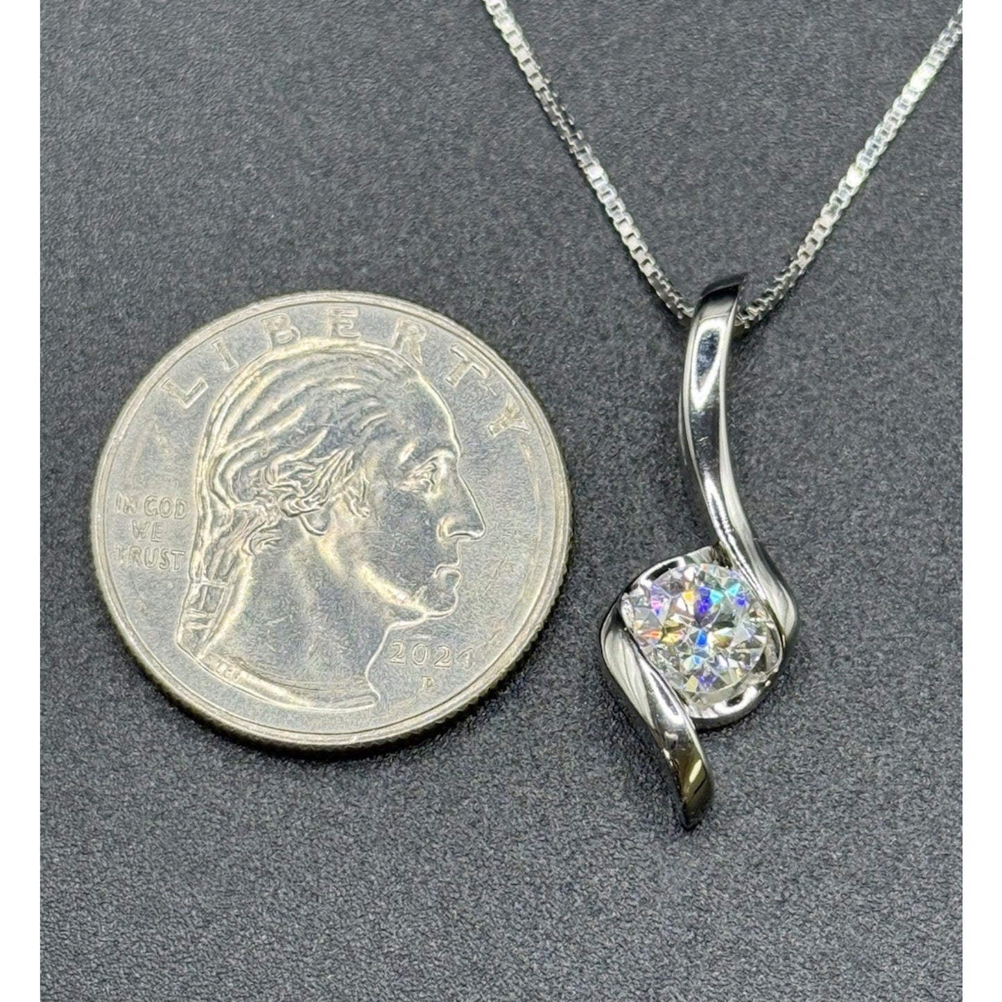 New Condition 18” Sterling Silver Moissanite Modernist Pendant Necklace GRA