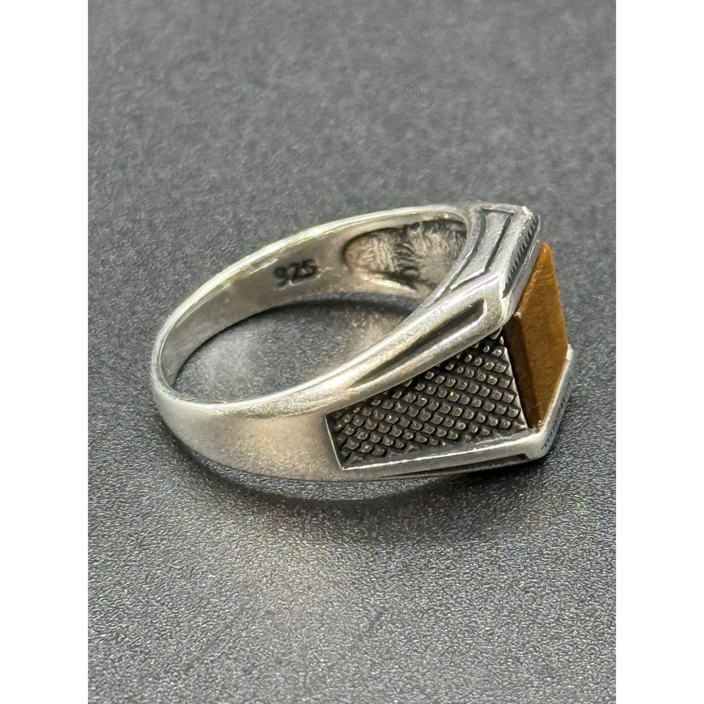 New Condition Sterling Silver Tigers Eye Gents Ring Size 10.00