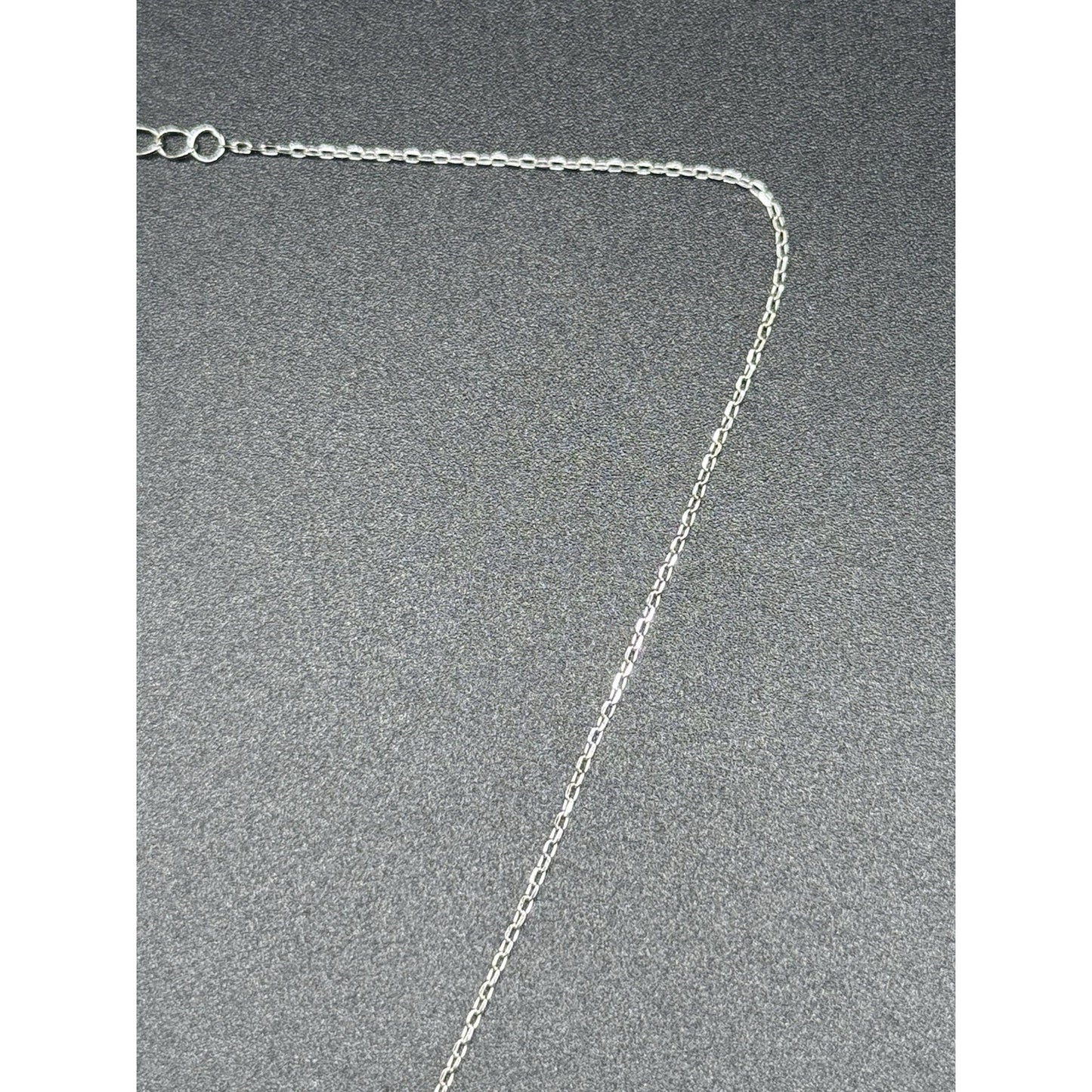 New Condition 18” Sterling Silver Mountain Pendant Necklace 925