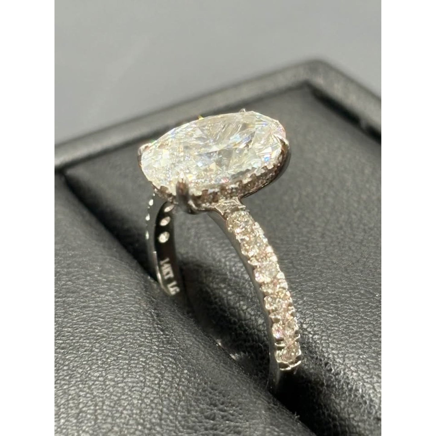 Brand New 14k White Gold 3.01 Oval Brilliant Lab Grown Ring E Color VS1 Clarity IGI 3.54 Total Weigh