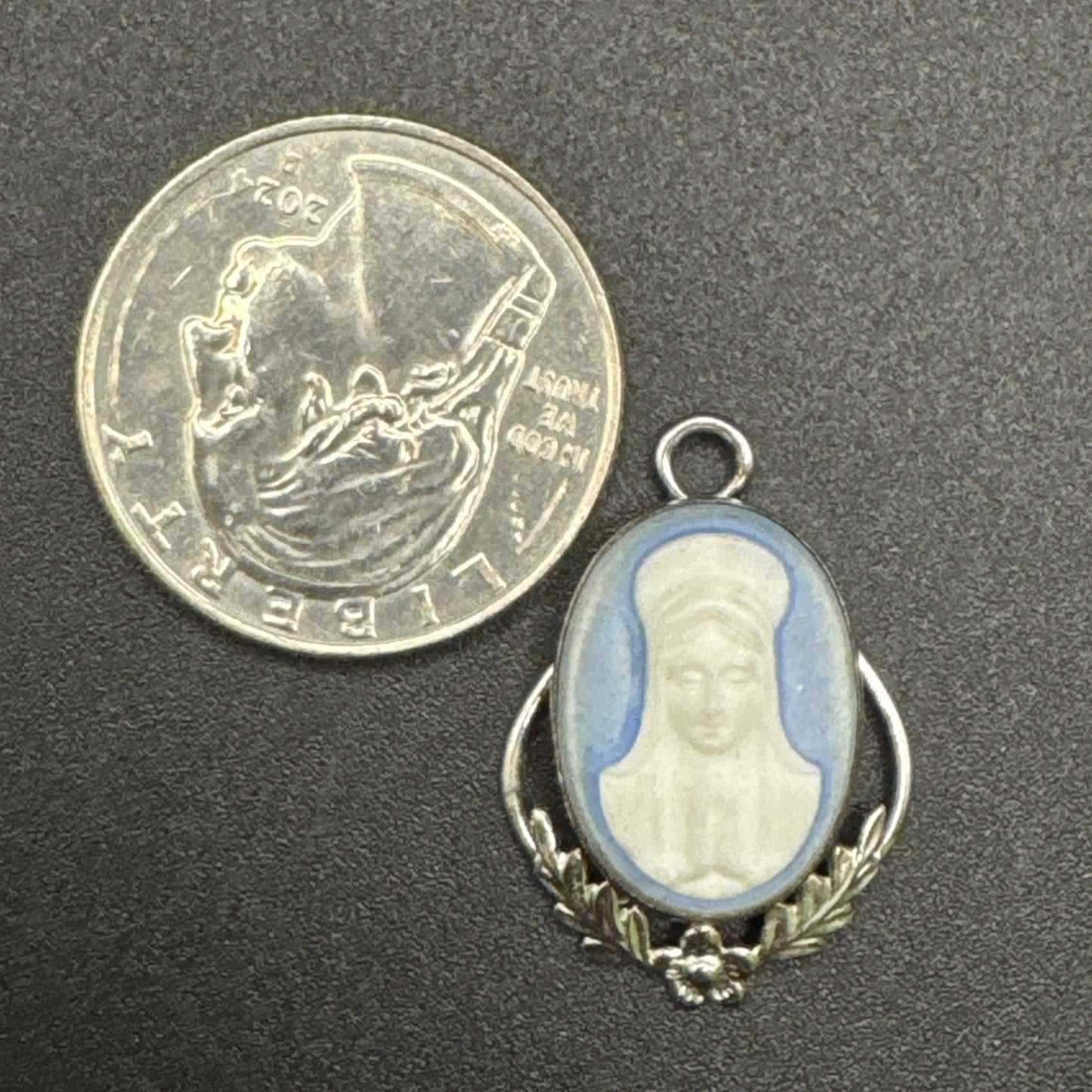 Sterling Silver Wedgwood Style Virgin Mary Cameo Pendant 925 Q29