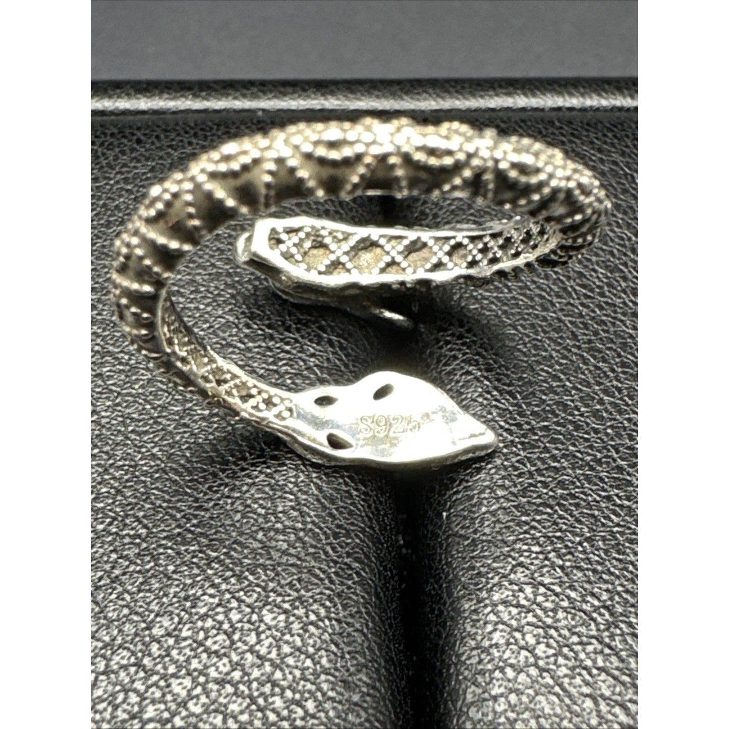 New Condition Sterling Silver Bypass Dragon Ring Size 8 Glass