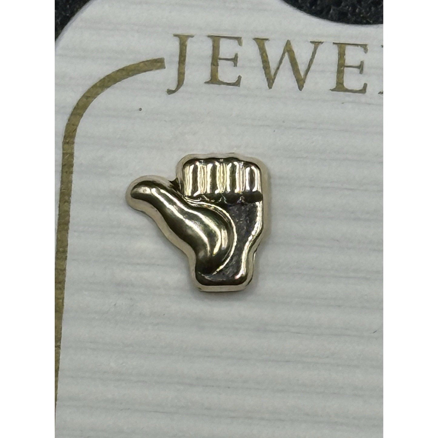 New Condition 14k Gold Thumbs Up Dainty Stud Earrings