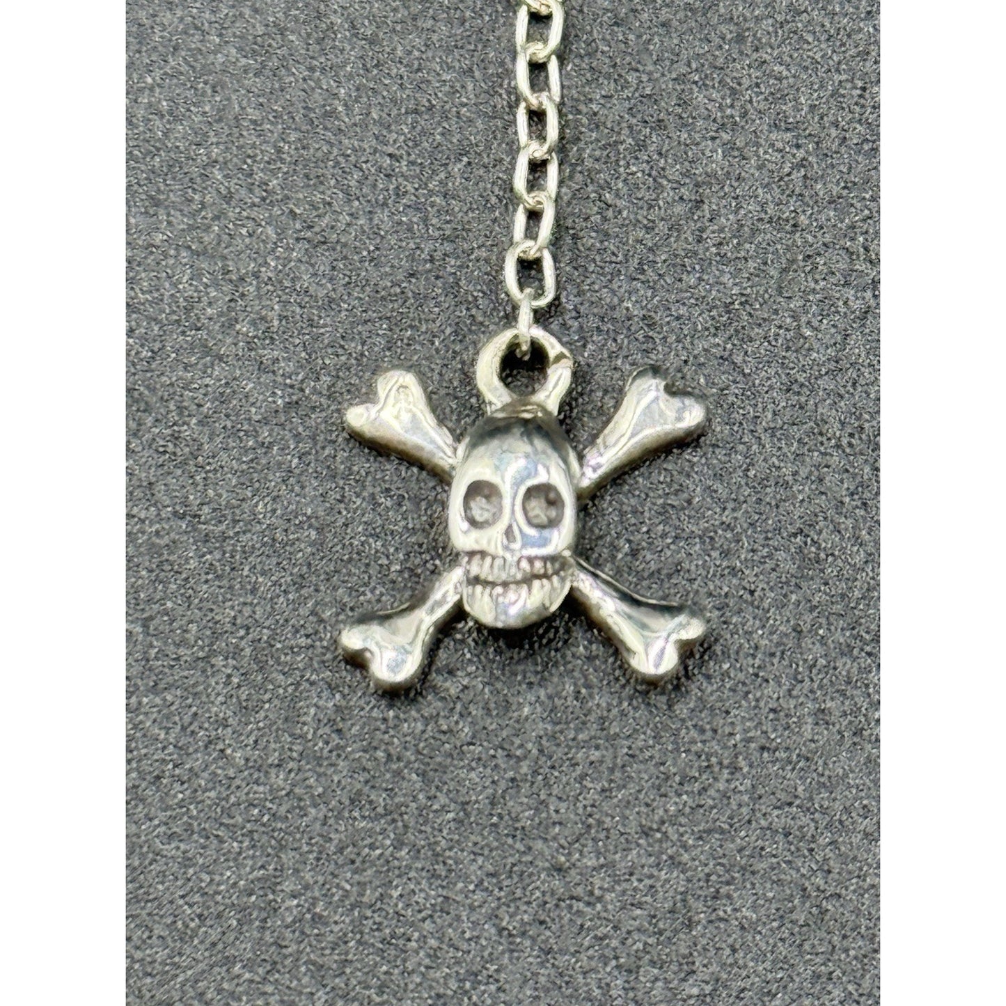 New Condition Sterling Silver Dangle Skull Jolly Roger Earrings 925