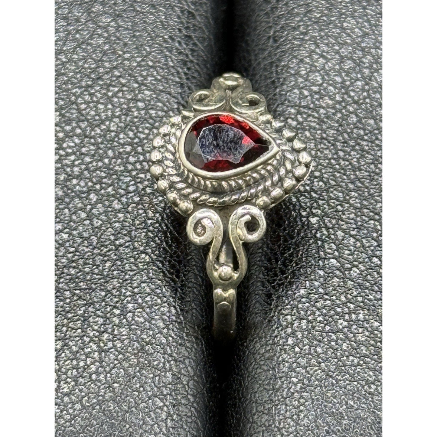 EUC Sterling Silver Genuine Ruby Tear Drop Ring Size 10.00 925 Q21