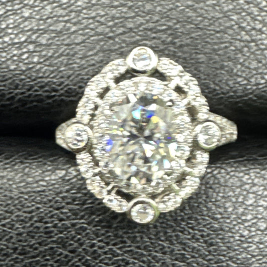 New Condition Sterling Silver Moissanite Split Shank Ring 925 Size 6.5 GRA R01