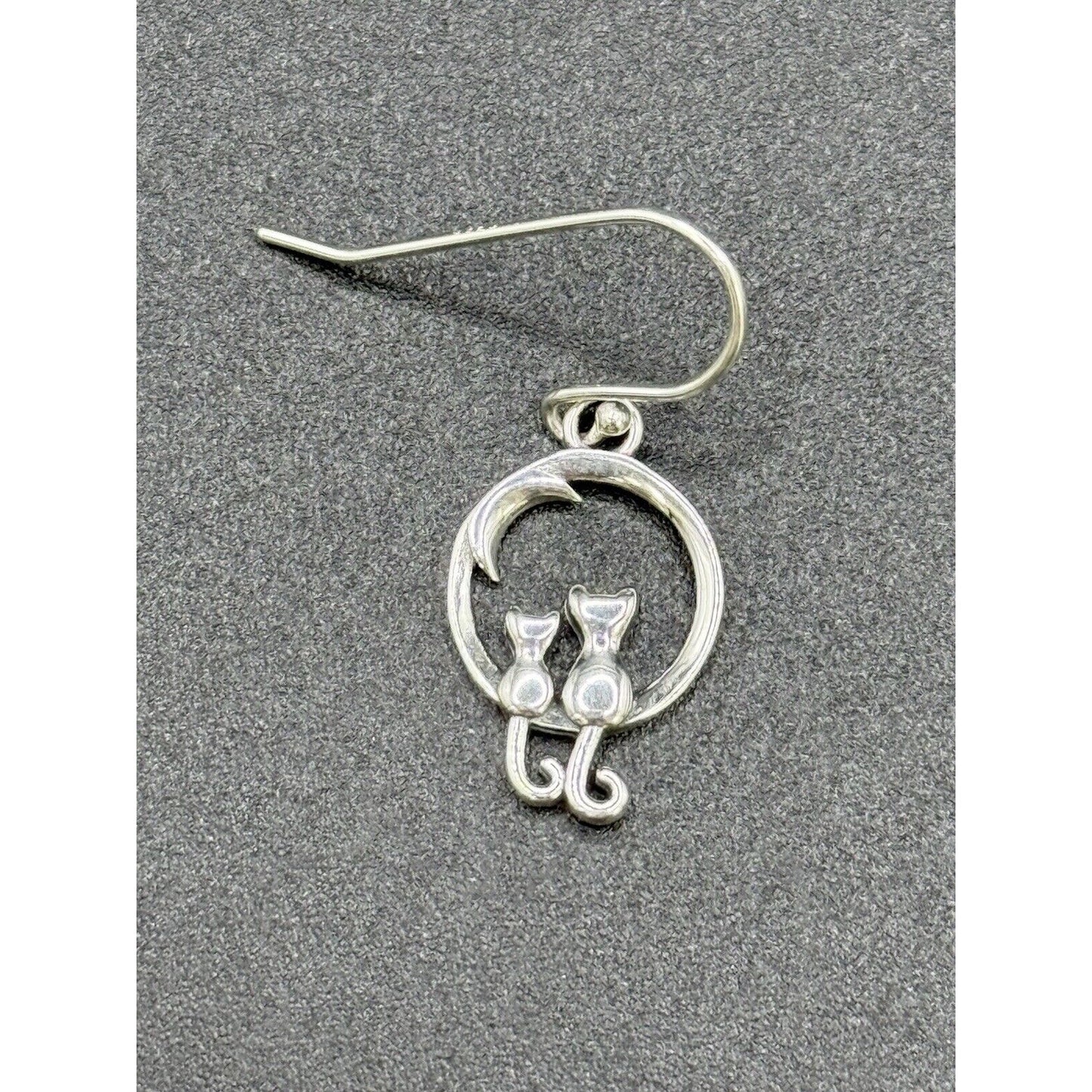 New Condition Sterling Silver Two Cats Dangle Earrings 925