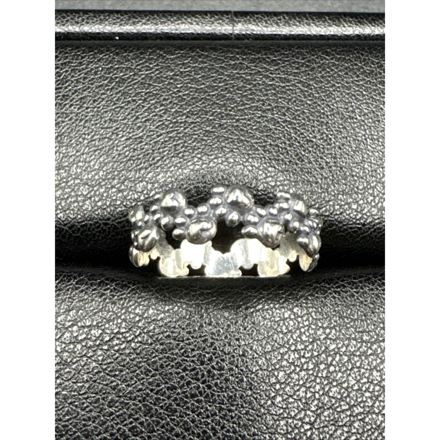 New Condition Sterling Silver Paw Prints Band Ring 925 Size 7