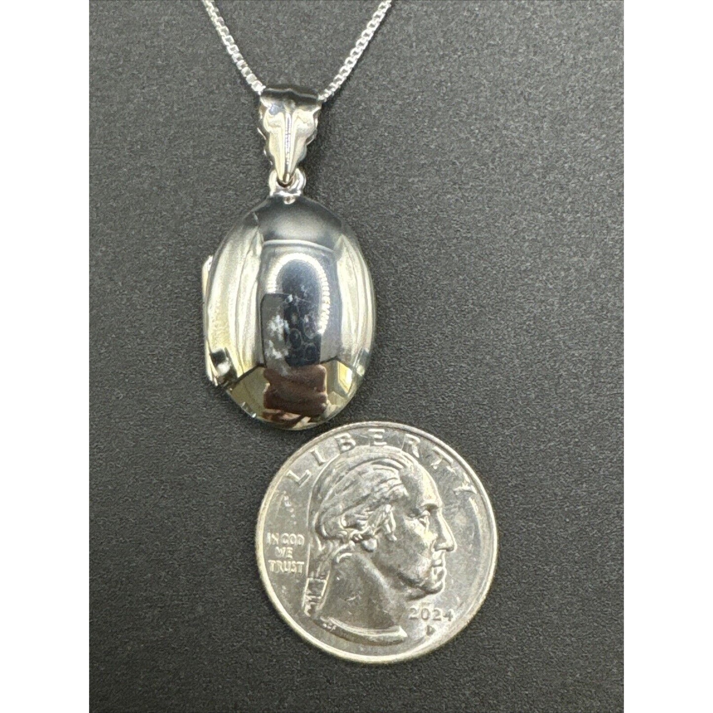 New Condition 20” Sterling Silver Plain Oval Locket Box 925