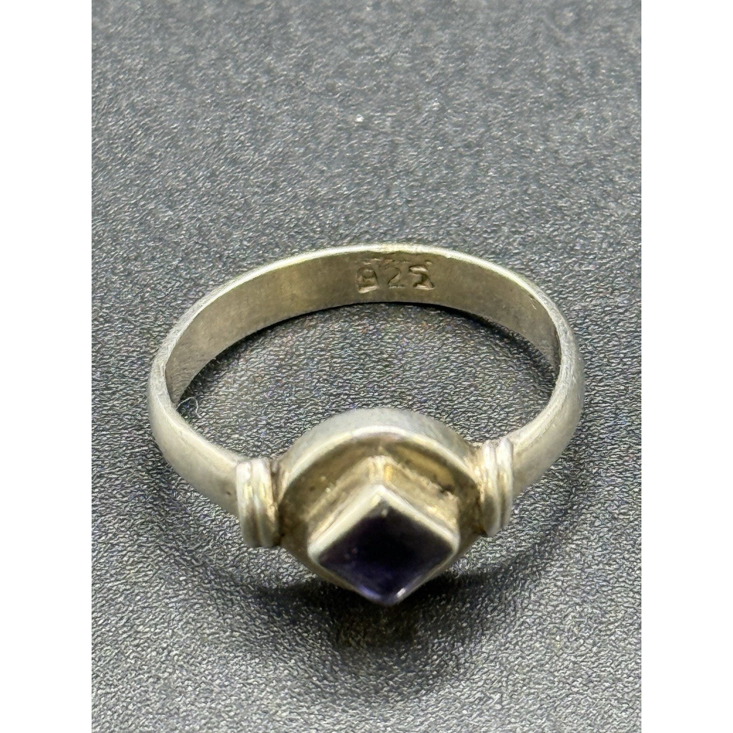 Vintage Sterling Silver Genuine Amethyst Ring Size 6.25 Q2