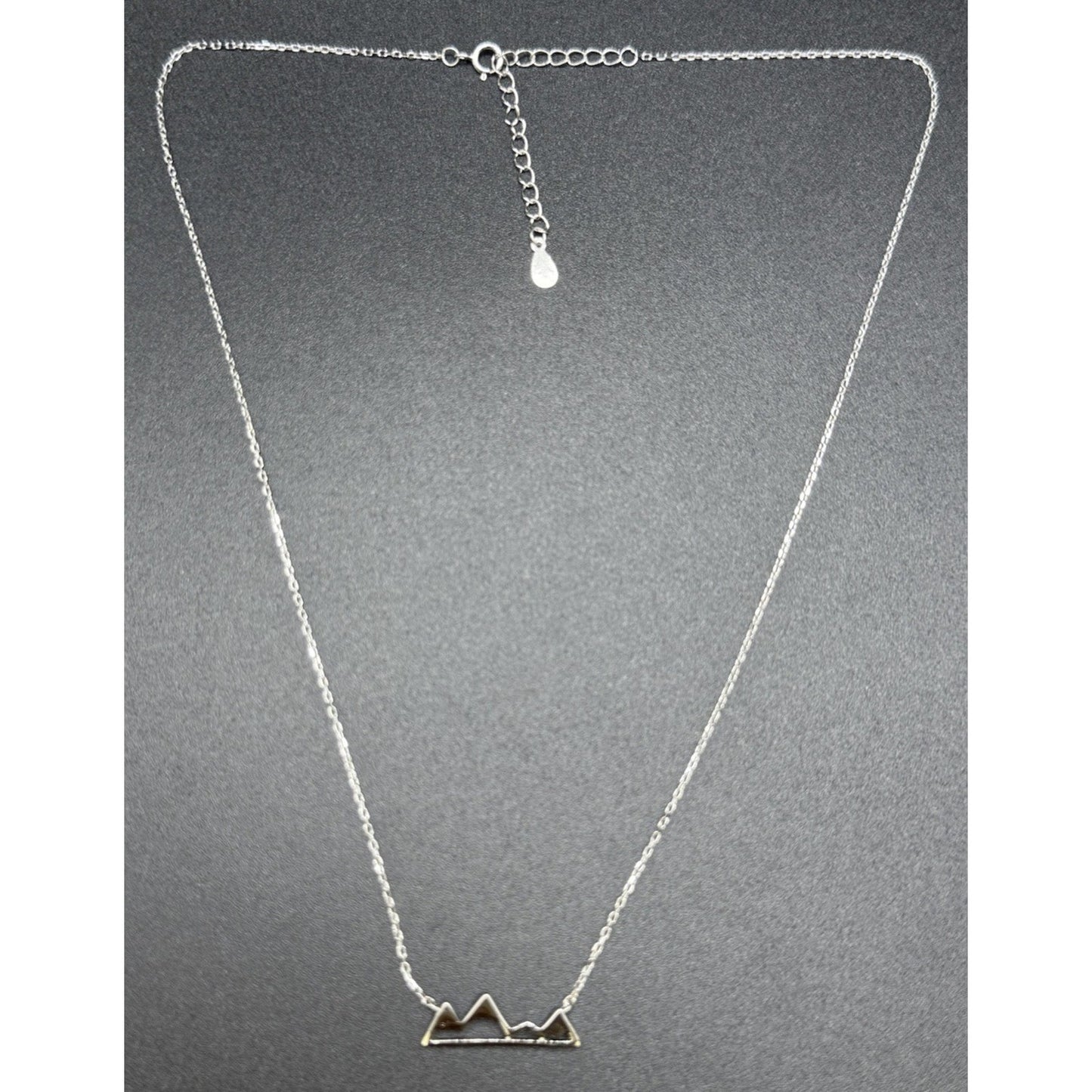 New Condition 18” Sterling Silver Mountain Pendant Necklace 925