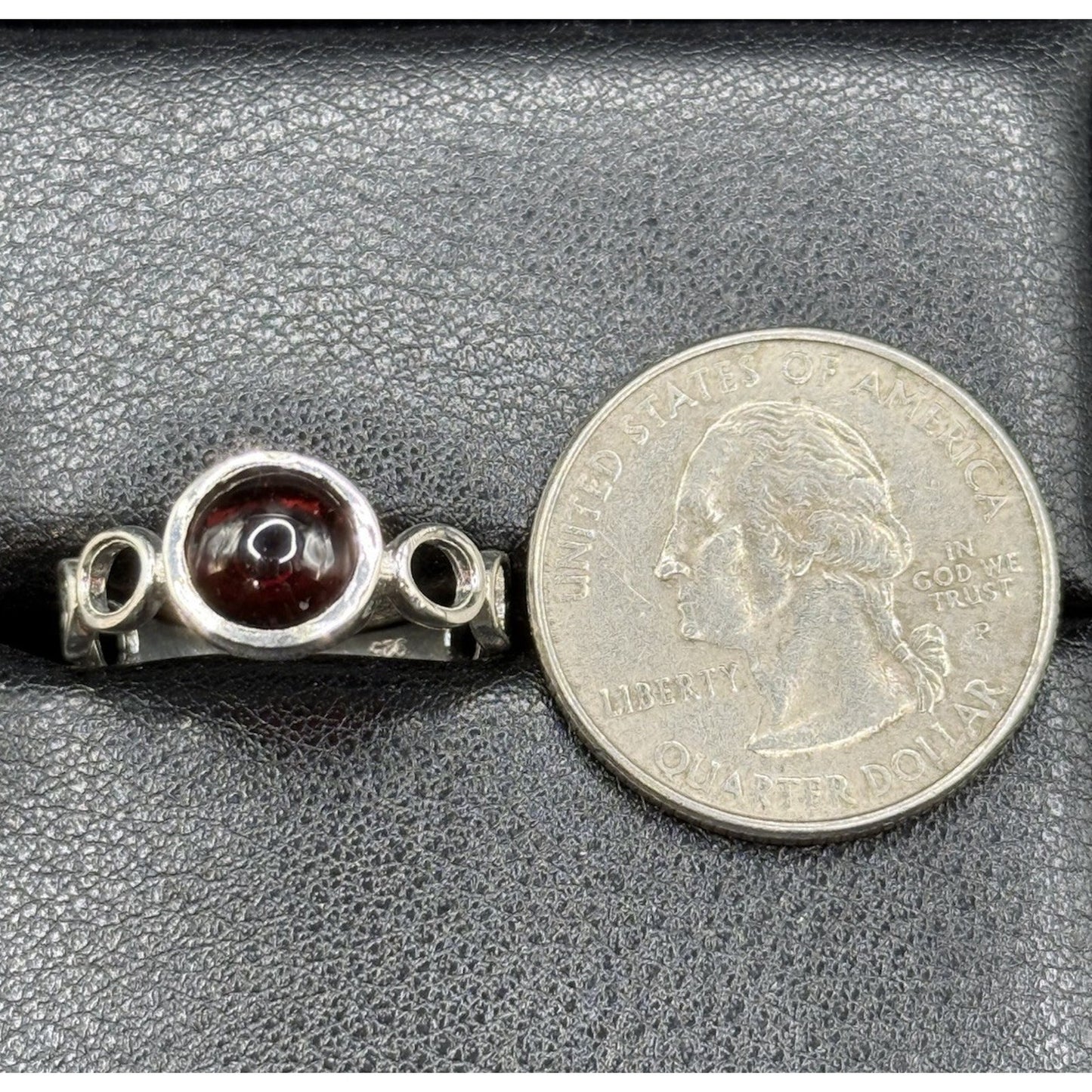New Condition Sterling Silver Genuine Garnet Ring Size 7.00 925 P19