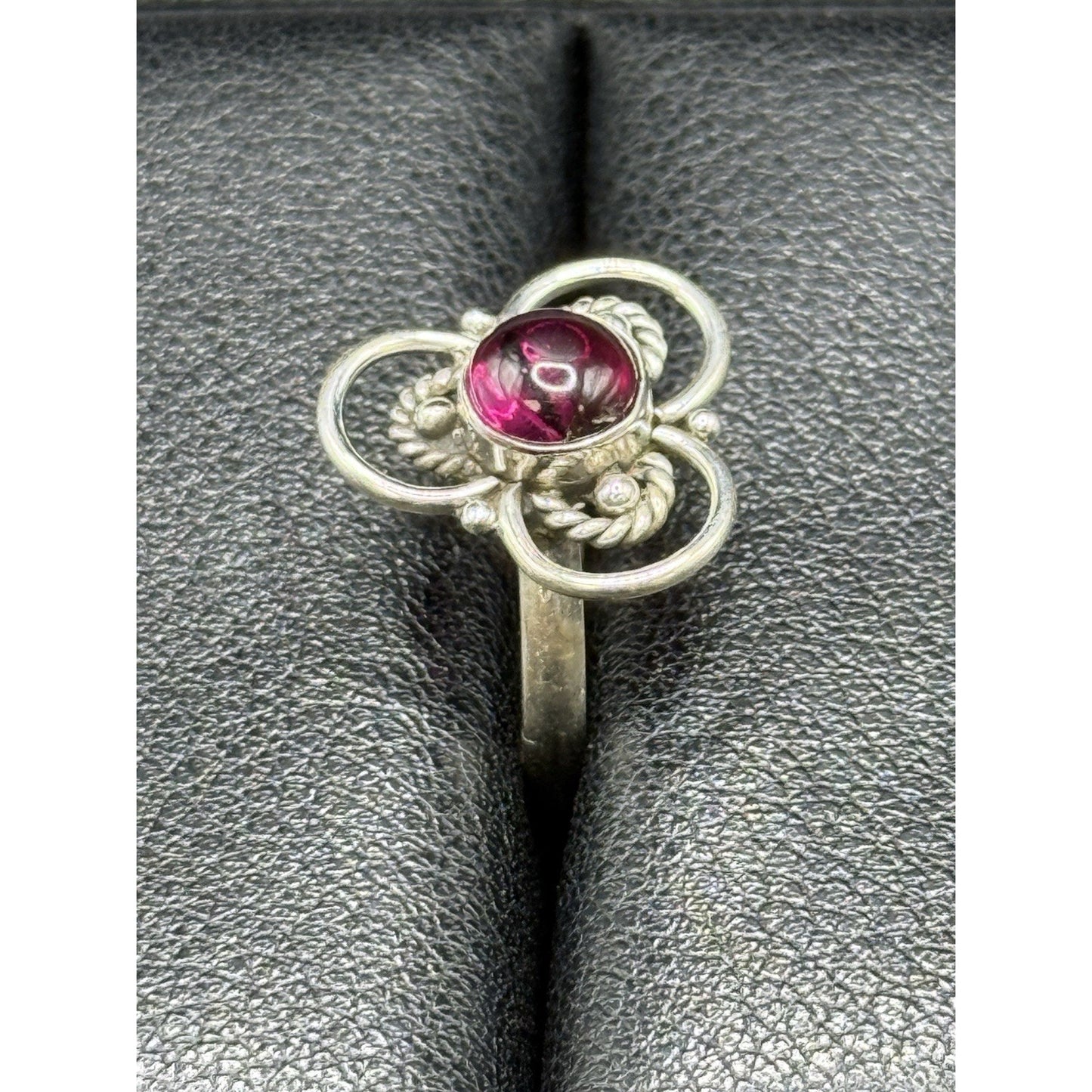 EUC Sterling Silver Genuine Rhodolite Garnet Ring Size 6.00 Q7