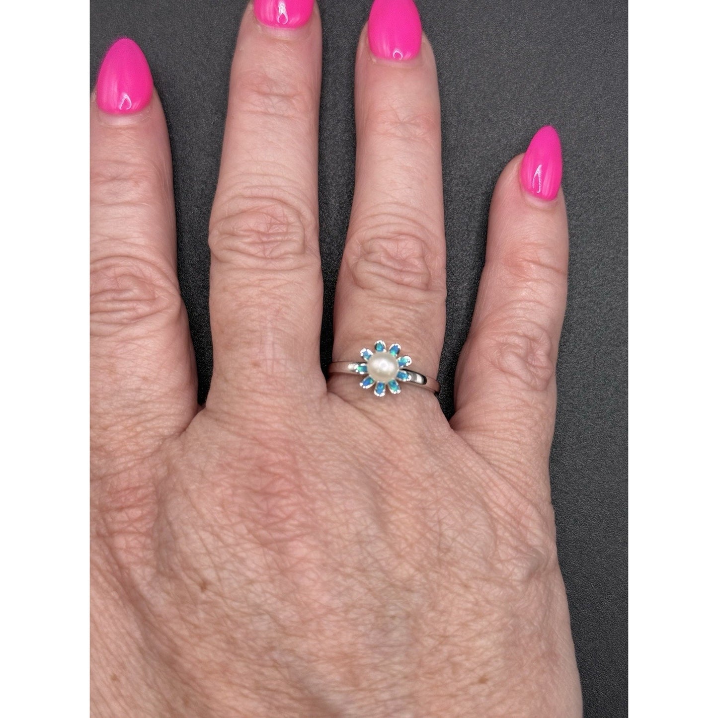 New Condition Sterling Silver Genuine Pearl Lab Opal Flower Ring Size 7.00