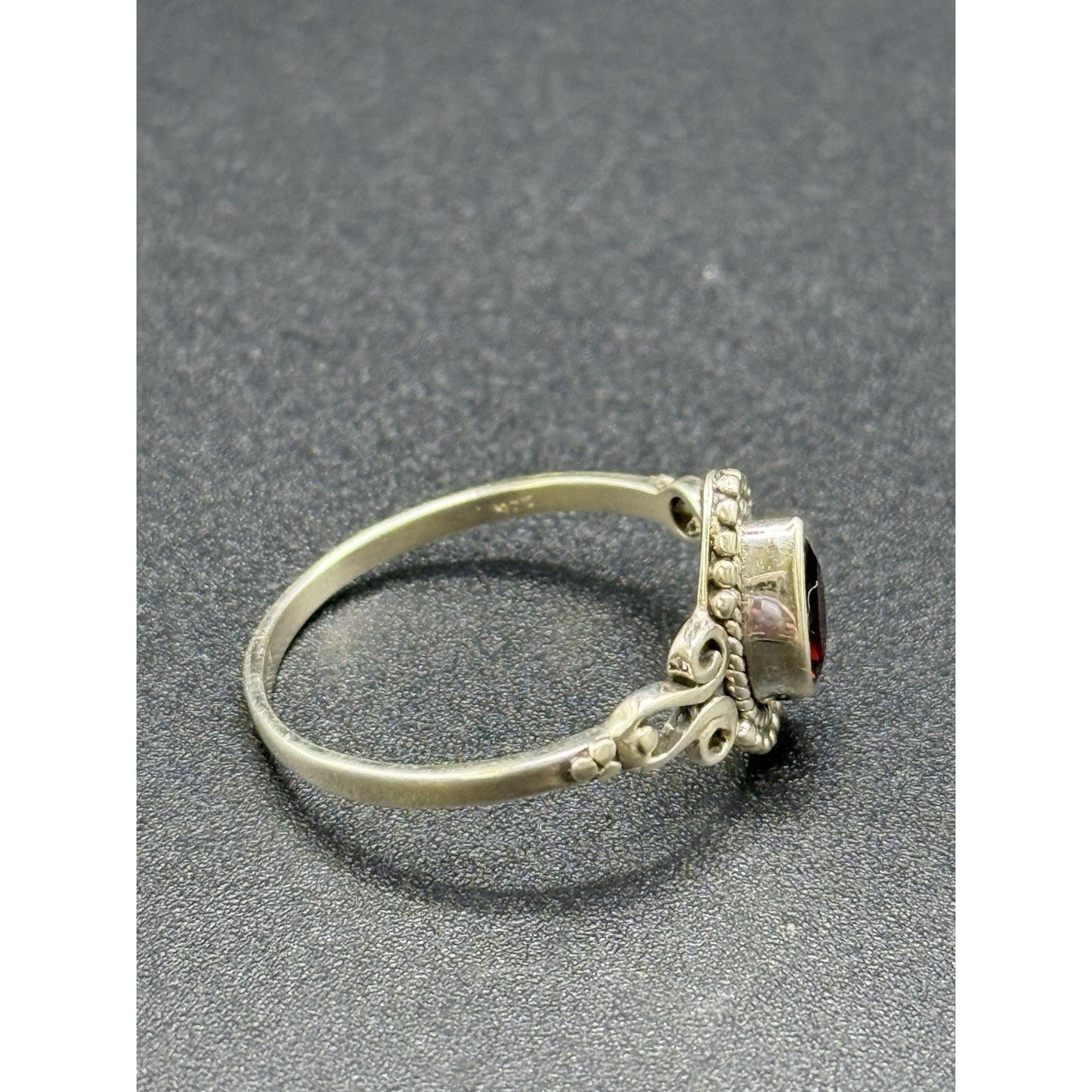 EUC Sterling Silver Genuine Ruby Tear Drop Ring Size 10.00 925 Q21