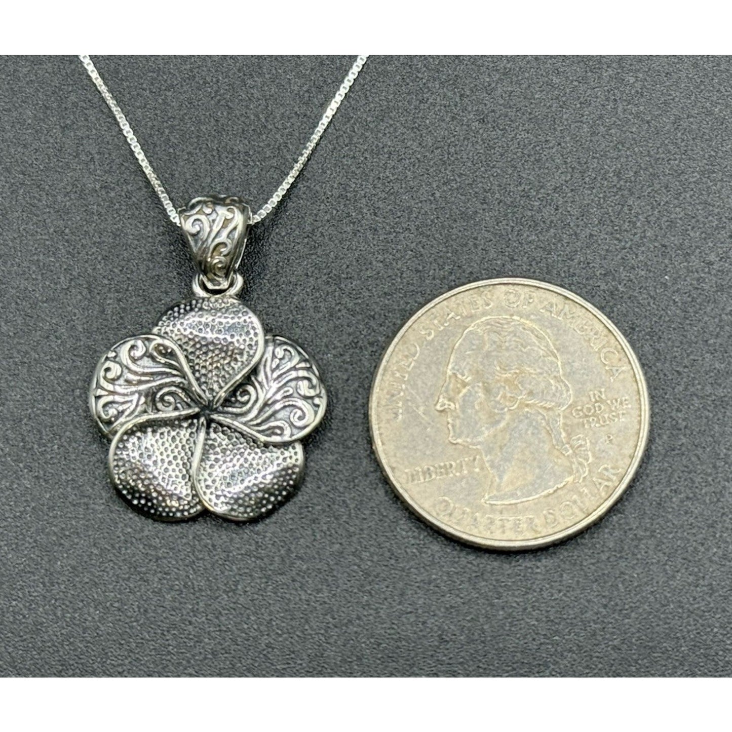 New Condition 18” Sterling Silver Plumeria Pendant Necklace 925