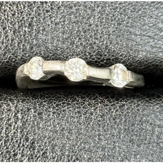 Vintage Sterling Silver Three Cubic Zirconia Band Ring Size 6.00 M29